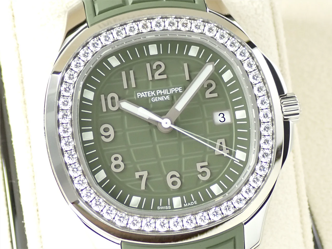 パテックフィリップ アクアノート Ref.5267/200A-011 ステンレススチール カーキグリーン文字盤 - Image 3