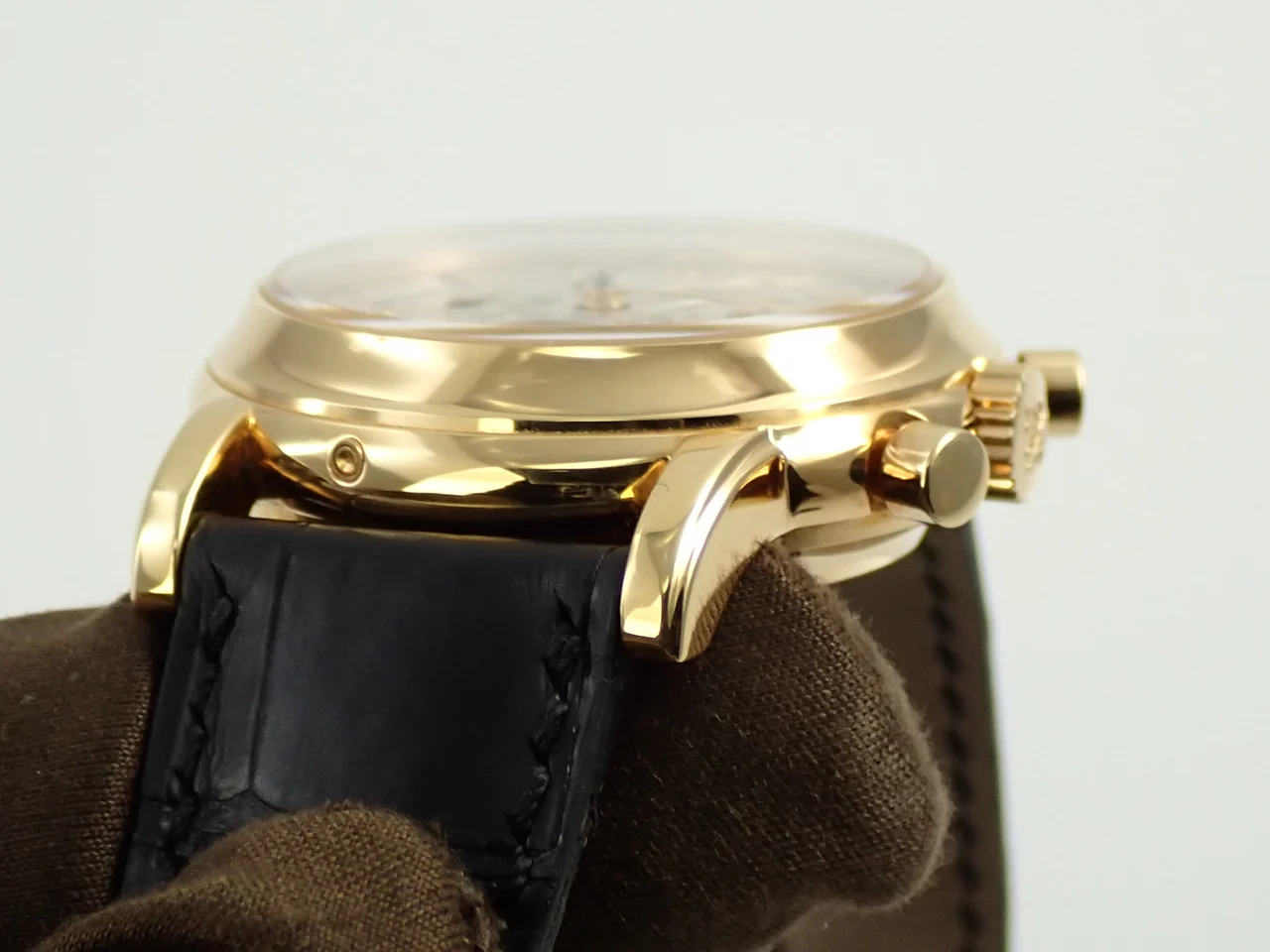 パテックフィリップ パーペチュアルカレンダー クロノグラフ Ref.3970EJ-014 イエローゴールド シルバー文字盤 - Image 6