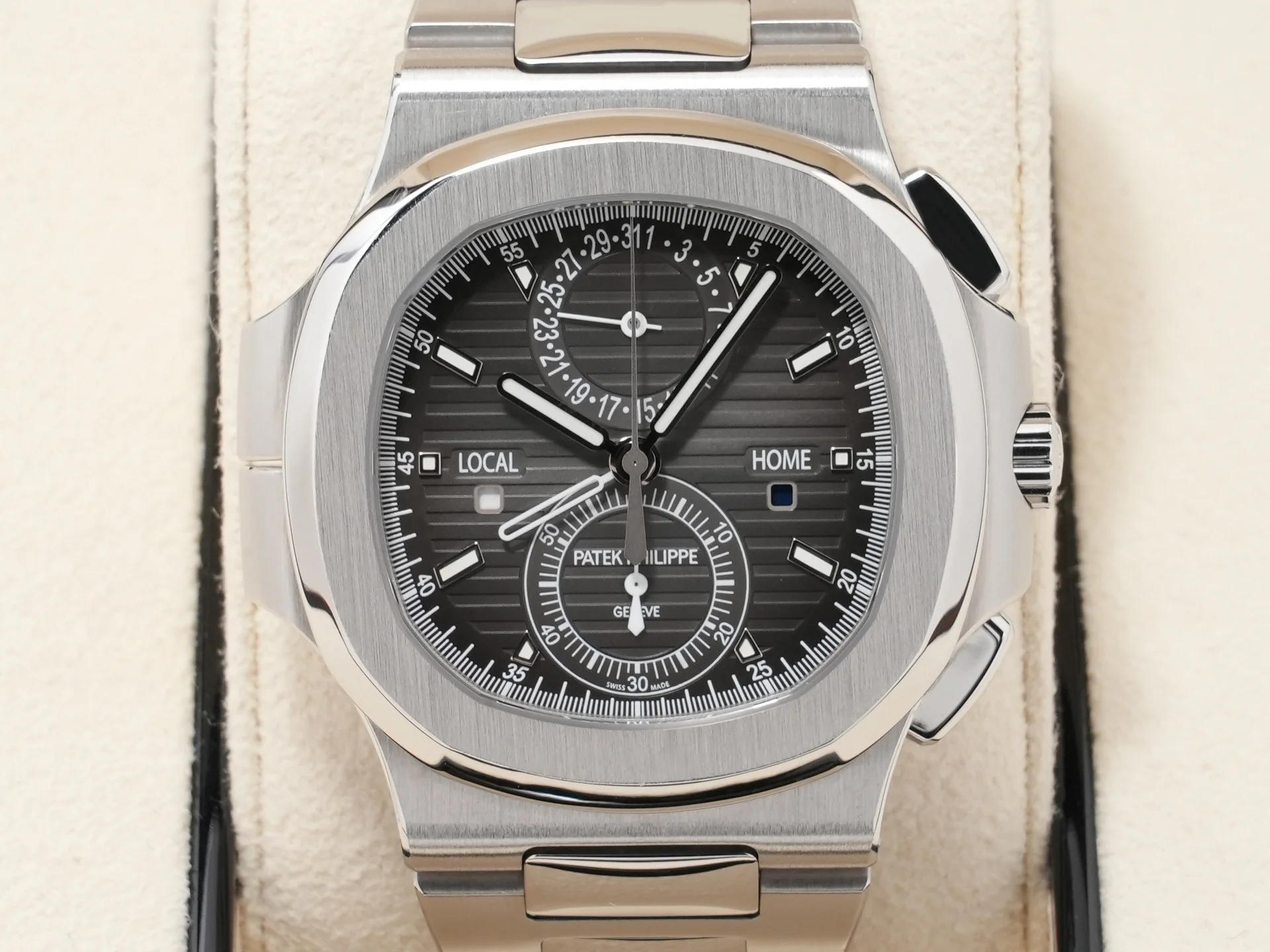 パテックフィリップ ノーチラス トラベルタイム クロノグラフ Ref.5990/1A-001 ステンレススチール ブラックグラデーション文字盤 - Image 2