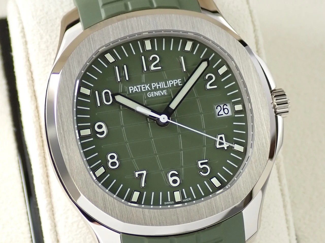 パテックフィリップ アクアノート Ref.5168G-010 ホワイトゴールド カーキグリーン文字盤 - Image 3
