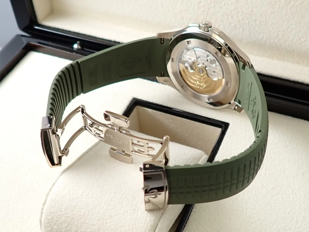 パテックフィリップ アクアノート Ref.5168G-010 ホワイトゴールド カーキグリーン文字盤 - Image 7
