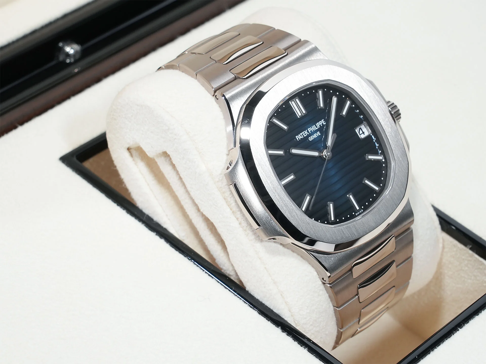 パテックフィリップ ノーチラス Ref.5811/1G-001 ホワイトゴールド ブルー・ソレイユ文字盤 美品 caqjnans - Image 5