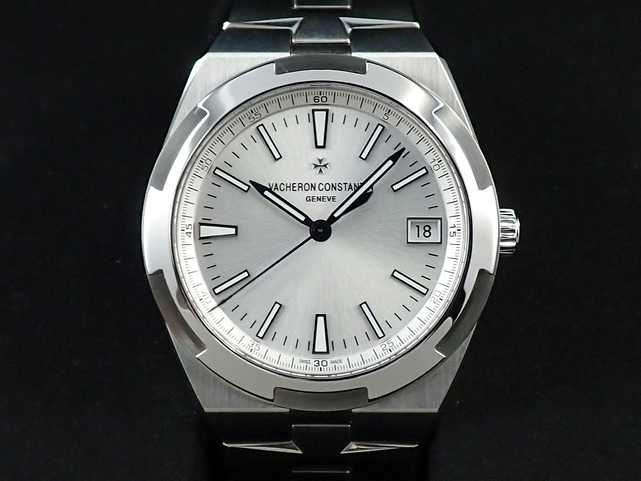 ヴァシュロンコンスタンタン オーヴァーシーズ Ref.4500V/110A-B126 シルバー文字盤 美品 CCXJ9099 - Image 2