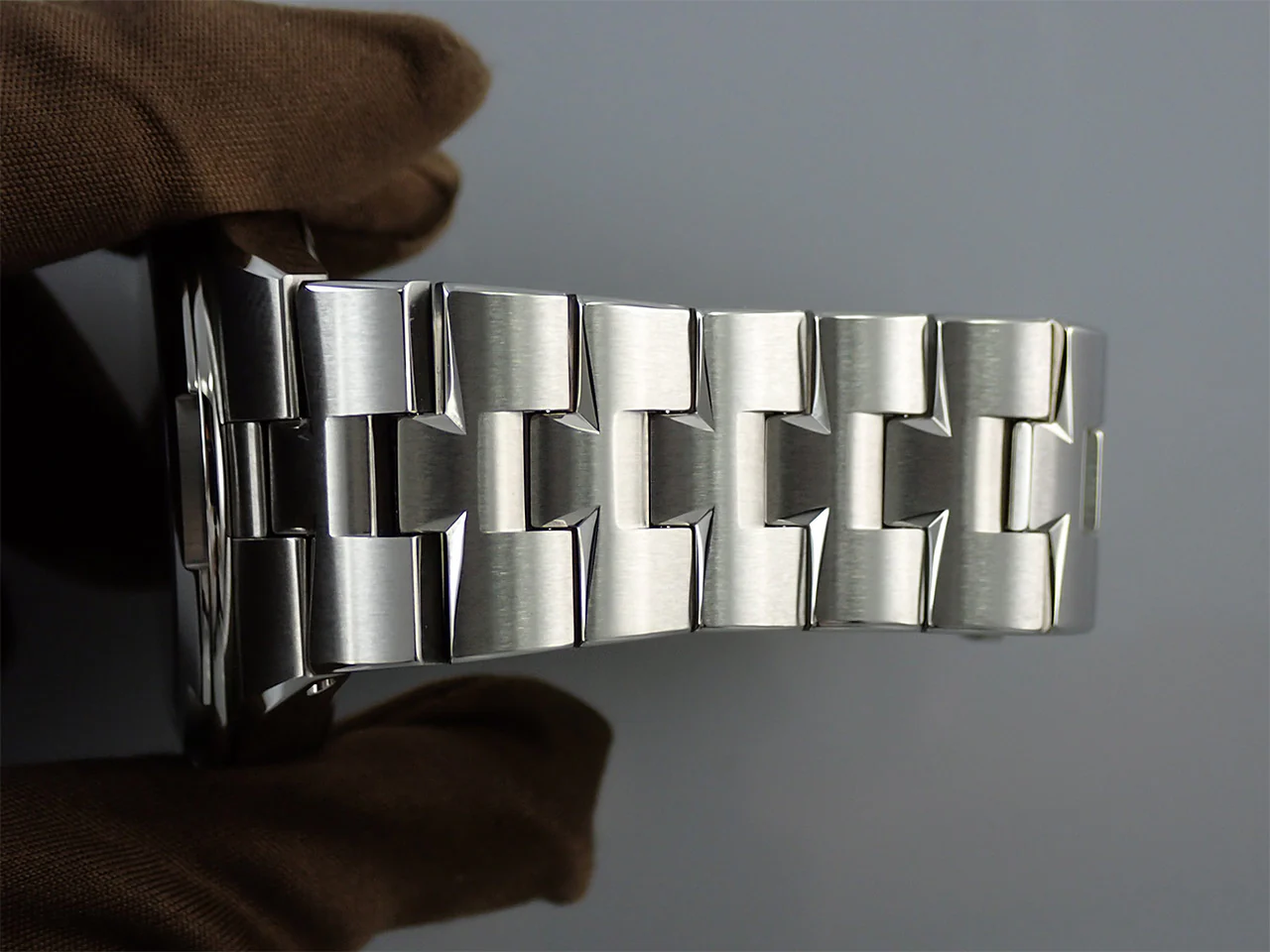ヴァシュロンコンスタンタン オーヴァーシーズ Ref.4500V/110A-B126 シルバー文字盤 美品 CCXJ9099 - Image 9