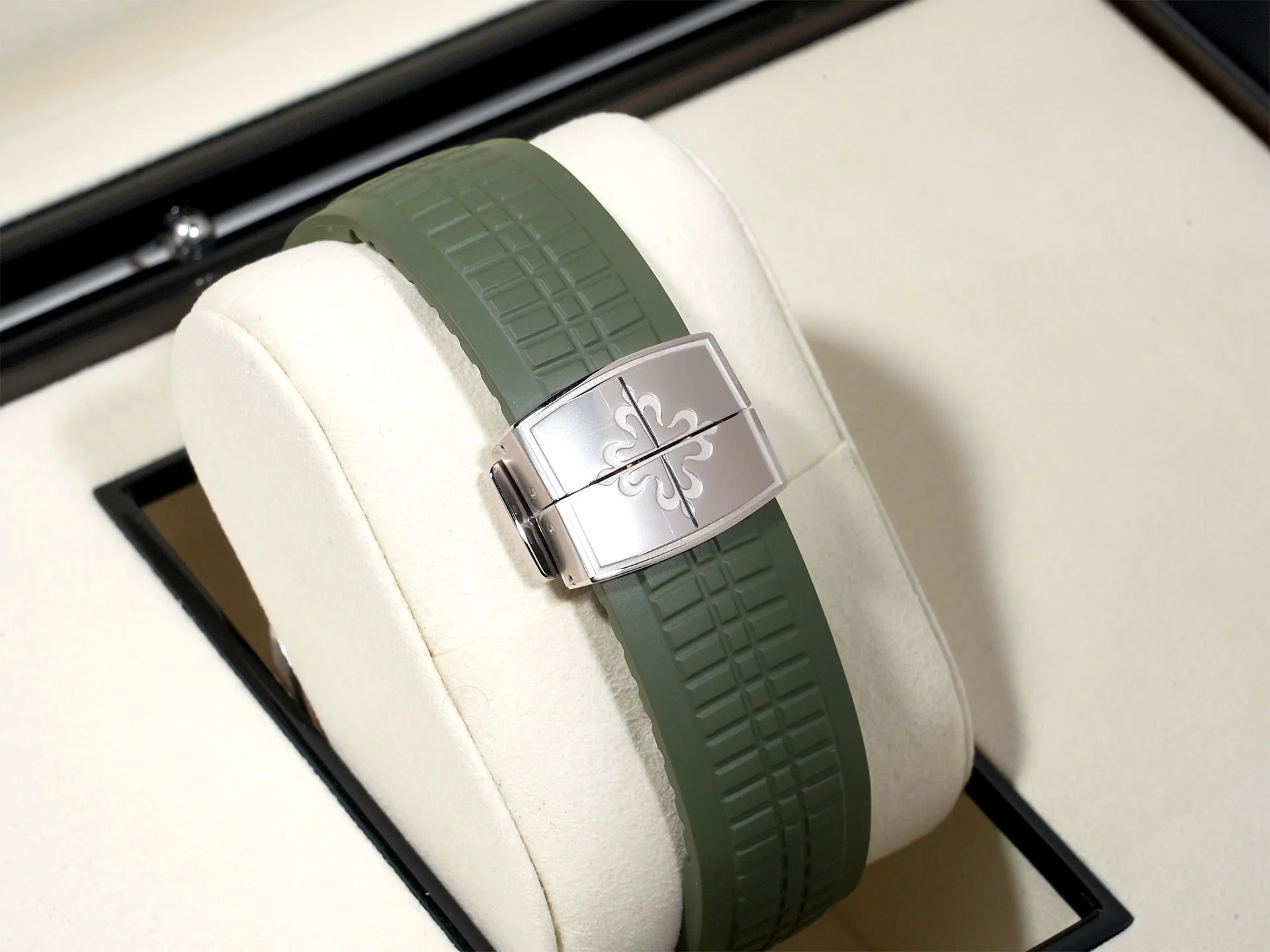 パテックフィリップ アクアノート Ref.5168G-010 ホワイトゴールド カーキグリーン文字盤 未使用 cf2b9hnj - Image 6
