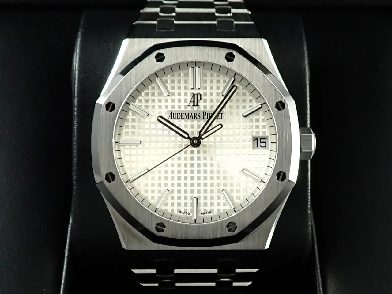 オーデマピゲ ロイヤルオーク Ref.15500ST.OO.1220ST.04 ステンレススチール シルバー文字盤 - Image 2