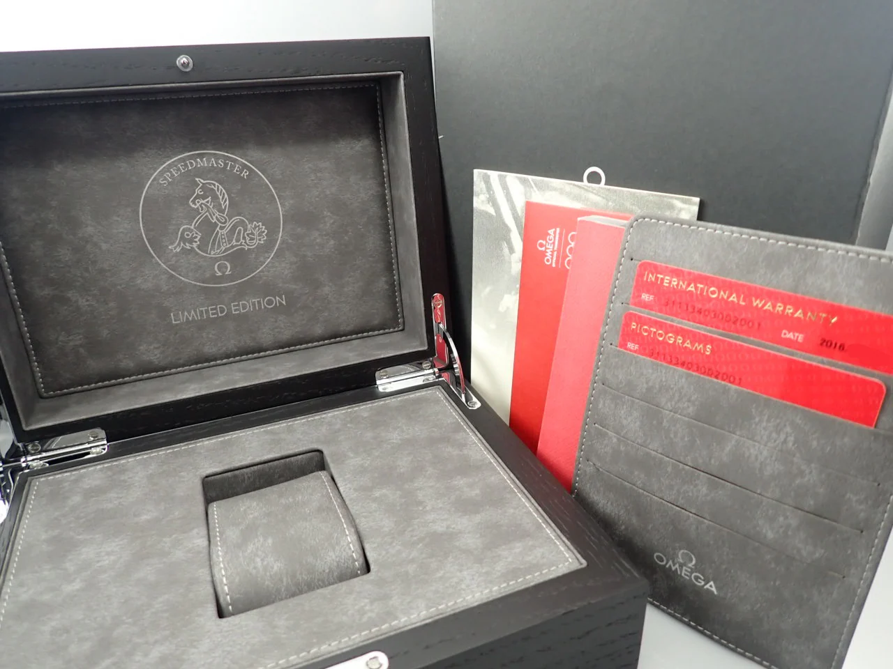 オメガ スピードマスター ムーンウォッチ CK2998 Ref.311.33.40.30.02.001 シルバー文字盤 美品 CM61T11S - Image 10
