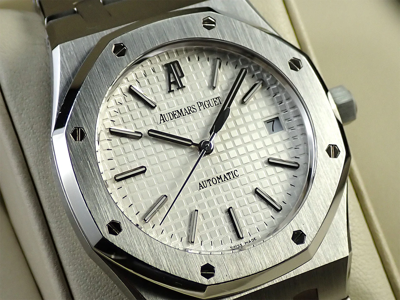 オーデマピゲ ロイヤルオーク Ref.15300ST.OO.1220ST.01 ステンレススチール シルバー文字盤 - Image 3