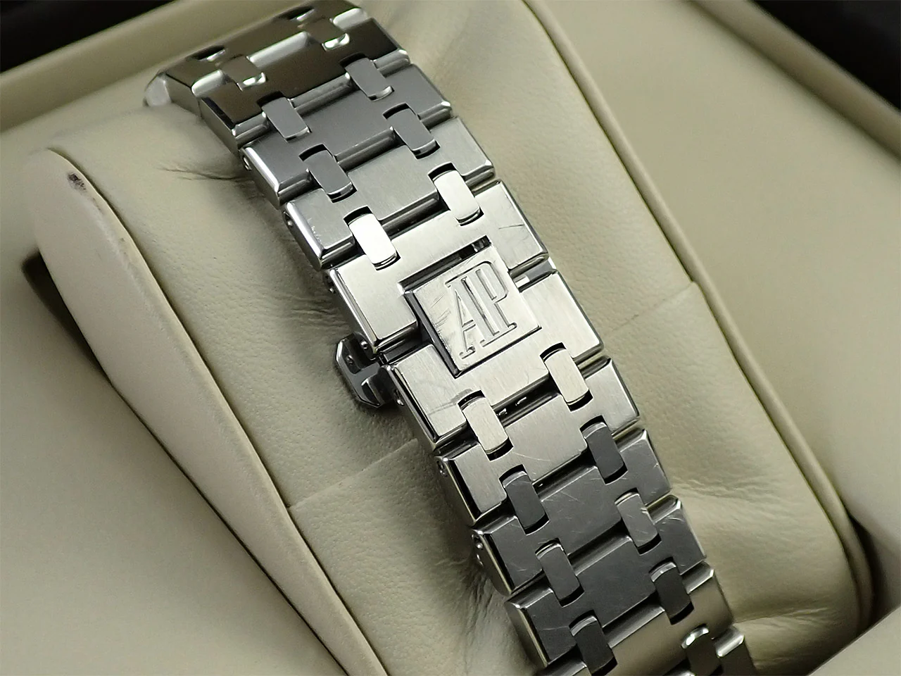 オーデマピゲ ロイヤルオーク Ref.15300ST.OO.1220ST.01 ステンレススチール シルバー文字盤 - Image 8