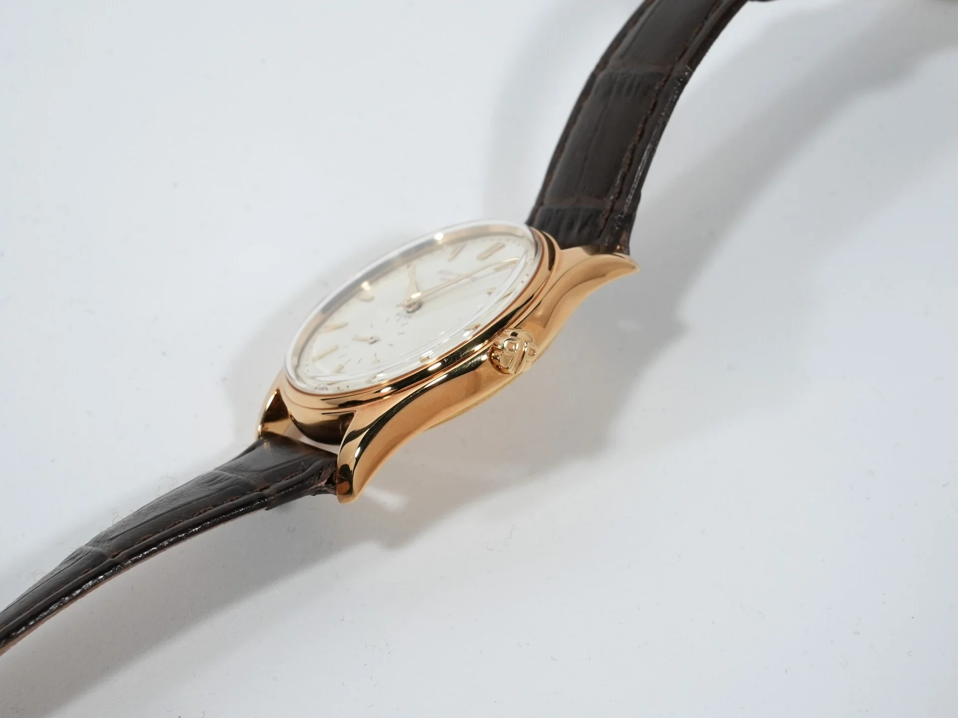 パテックフィリップ カラトラバ トロピカル Ref.2526 イエローゴールド エナメル文字盤 中古 dg3jqizc - Image 4