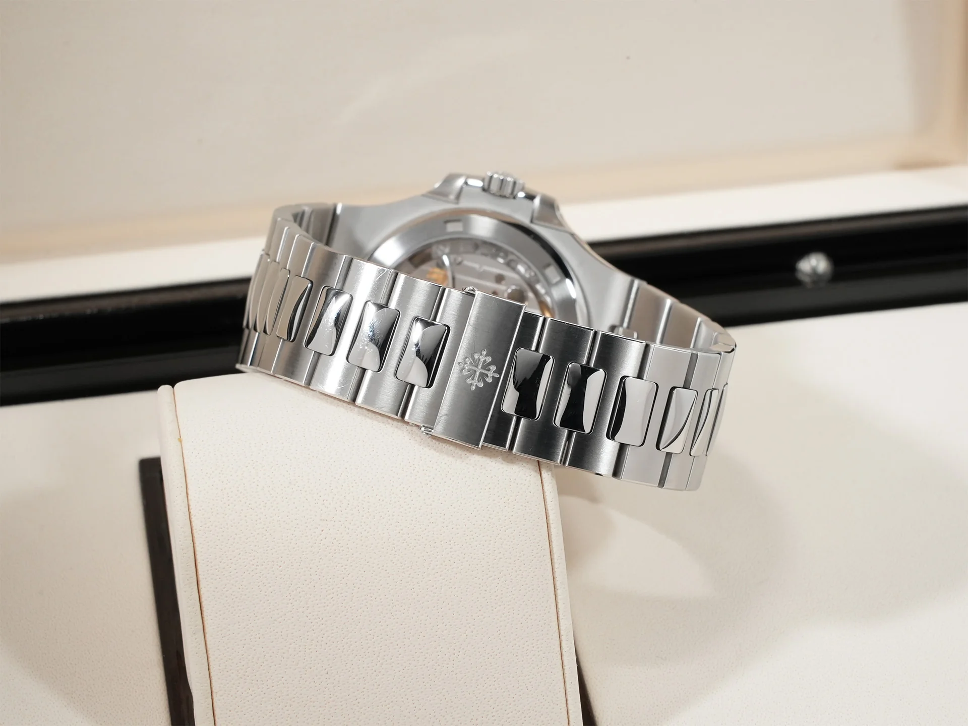 パテックフィリップ ノーチラス Ref.5711/1A-011 ステンレススチール ホワイト文字盤 - Image 7