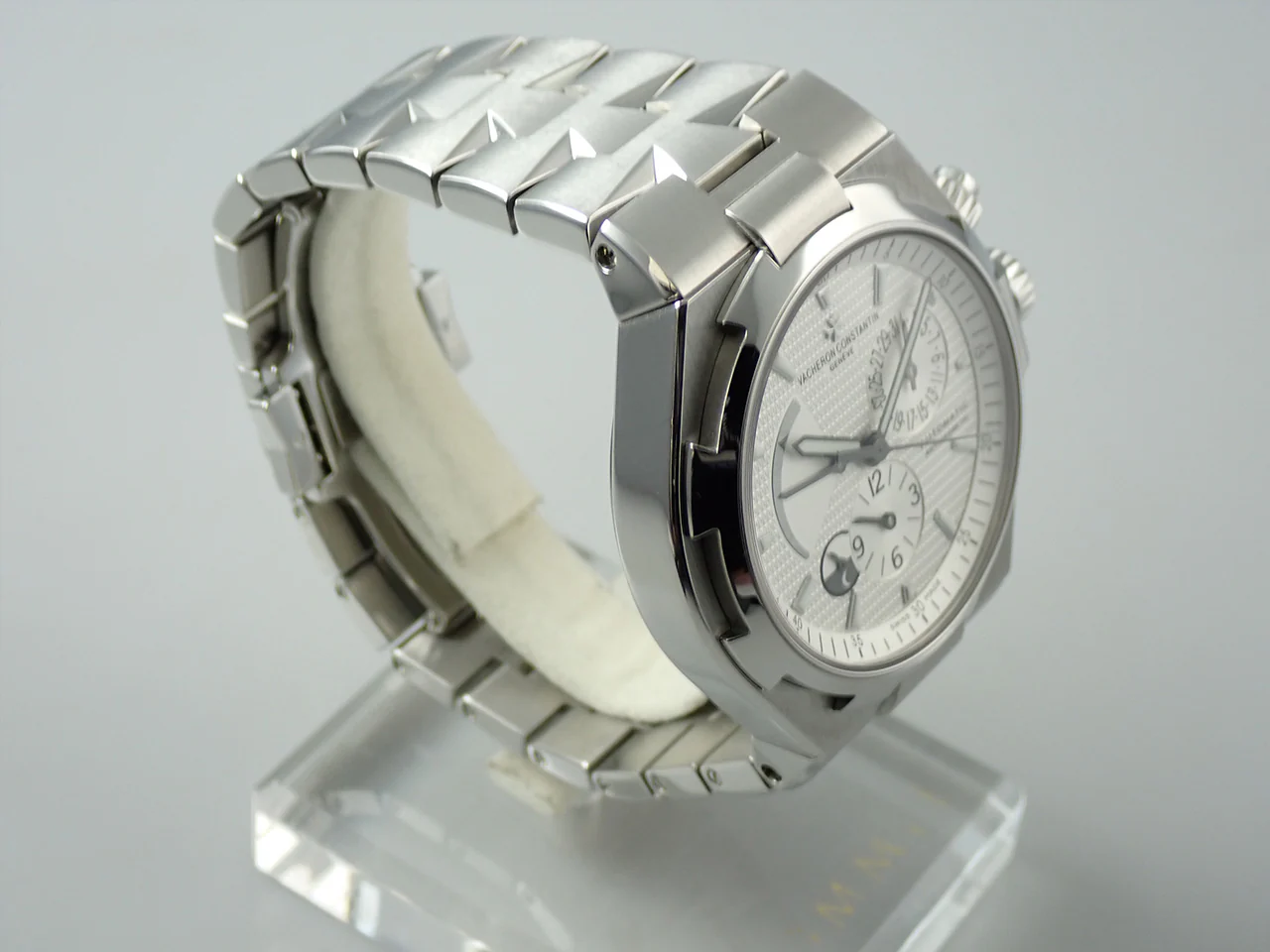 ヴァシュロンコンスタンタン オーヴァーシーズ デュアルタイム Ref.47450/B01A-9226 シルバー文字盤 中古 F3HRAHYF - Image 5