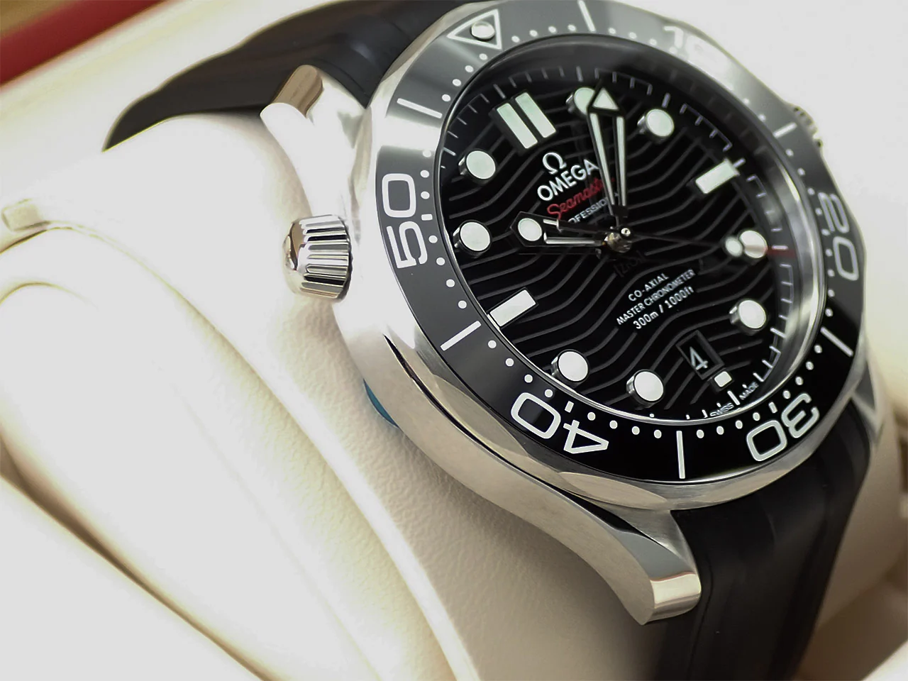 オメガ シーマスター ダイバー 300M コーアクシャル マスター クロノメーター 42MM Ref.210.32.42.20.01.001 ブラック文字盤 美品 F582YHM1 - Image 4