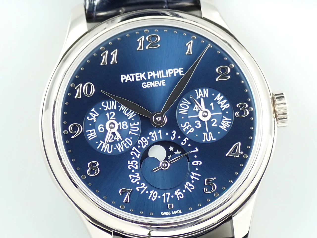 パテックフィリップ パーペチュアルカレンダー Ref.5327G-001 ホワイトゴールド ロイヤルブルーソレイユ文字盤 - Image 3