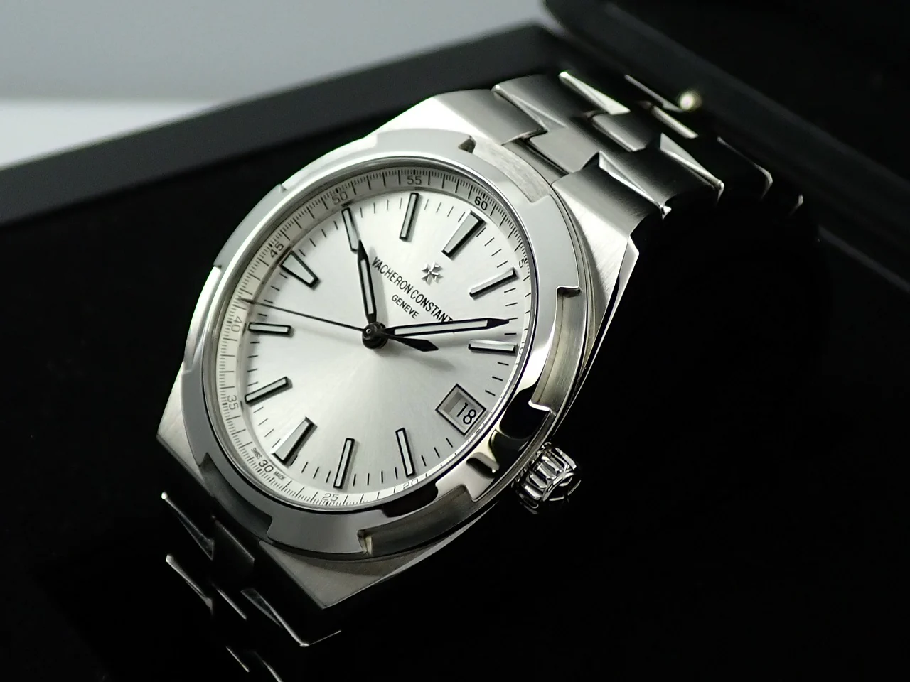 ヴァシュロンコンスタンタン オーヴァーシーズ Ref.4500V/110A-B126 シルバー文字盤 極美品 F7F90884 - Image 5
