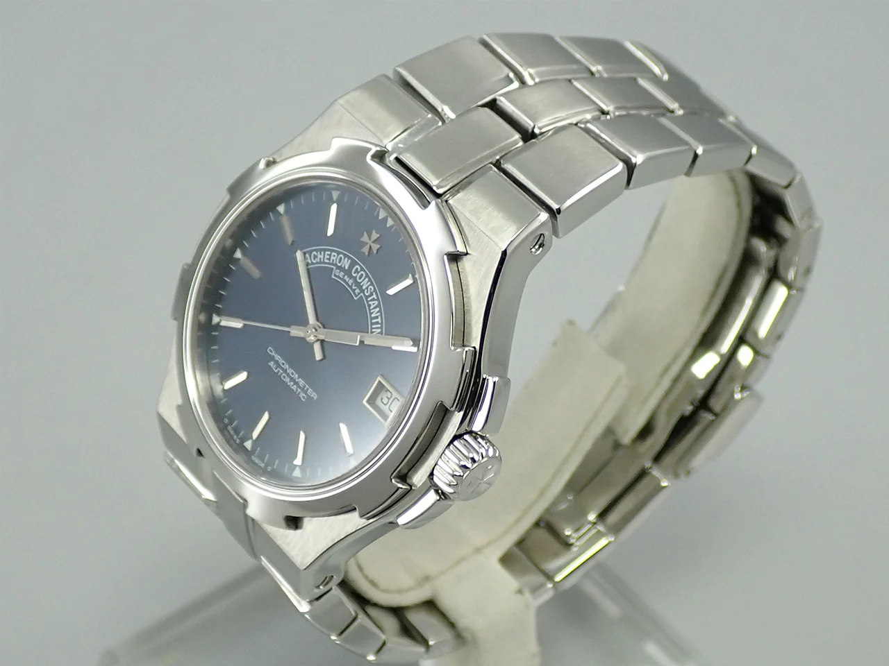 ヴァシュロンコンスタンタン オーヴァーシーズ ラージ Ref.42042/423A-8872 ブルー文字盤 中古 F813ZPJX - Image 4