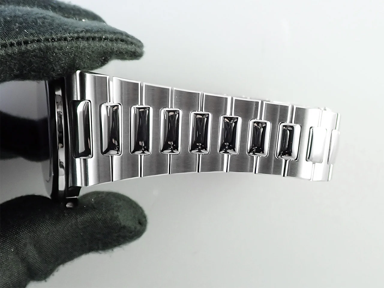 パテックフィリップ ノーチラス パワーリザーブ Ref.3710/1A-001 ステンレススチール ブラック文字盤 - Image 9