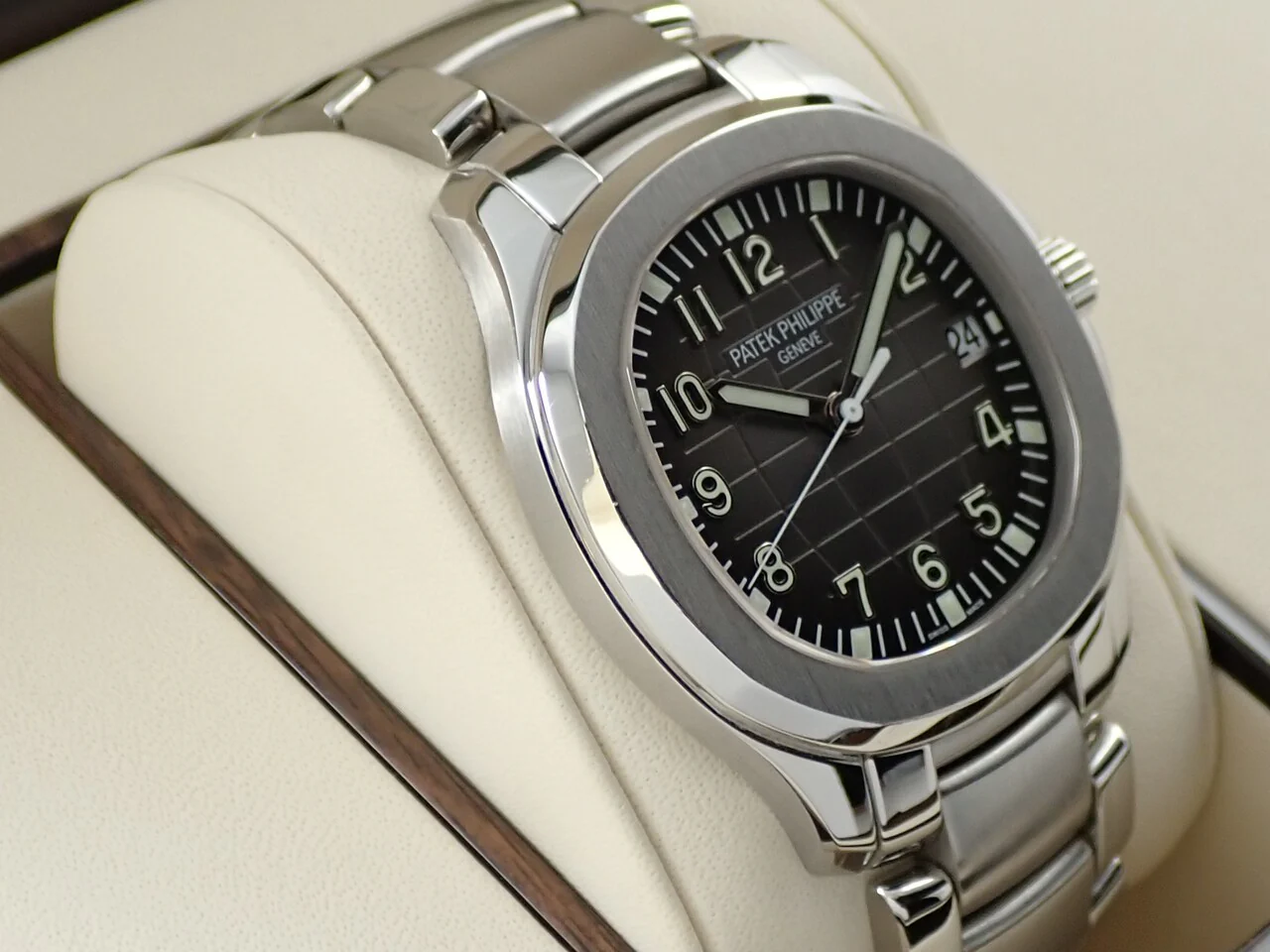 パテックフィリップ アクアノート エクストララージ Ref.5167/1A-001 ステンレススチール ブラック文字盤 - Image 5