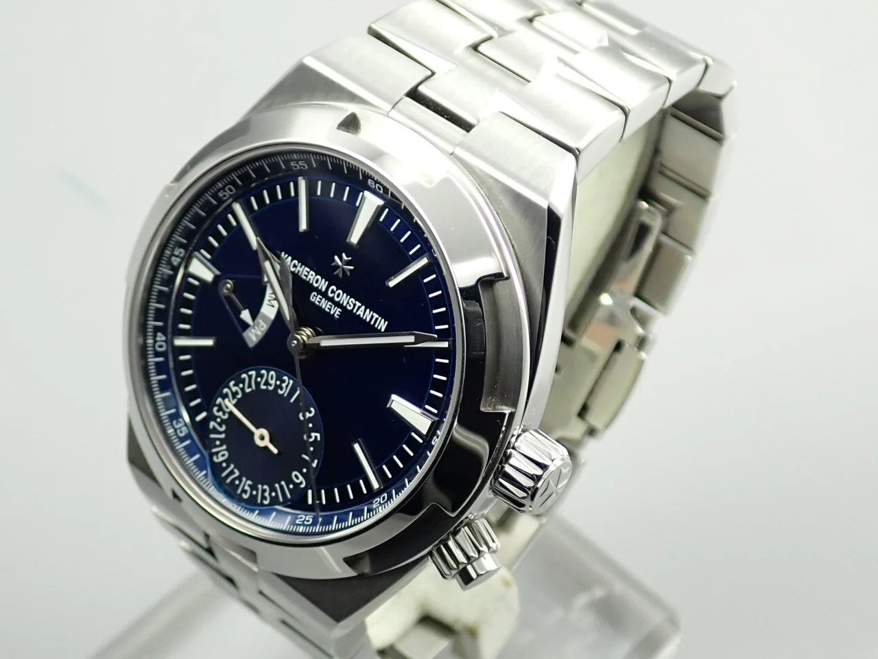 ヴァシュロンコンスタンタン オーヴァーシーズ デュアルタイム Ref.7900V/110A-B334 ブルー文字盤 美品 FVC4XZ41 - Image 4
