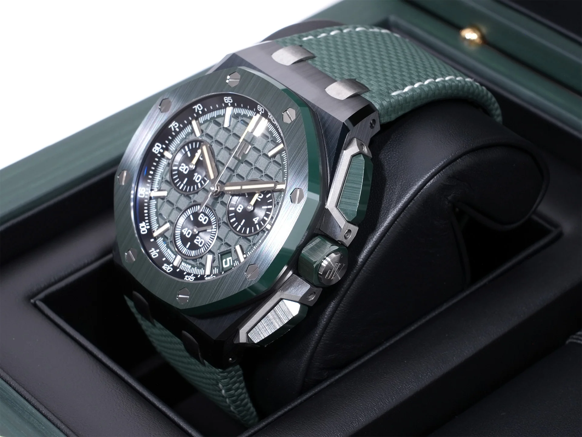 オーデマピゲ ロイヤルオーク オフショア クロノグラフ Ref.26420CE.OO.A063VE.01 ブラックセラミック/グリーンセラミック ダークグリーン文字盤 未使用 g7kcryi5 - Image 4