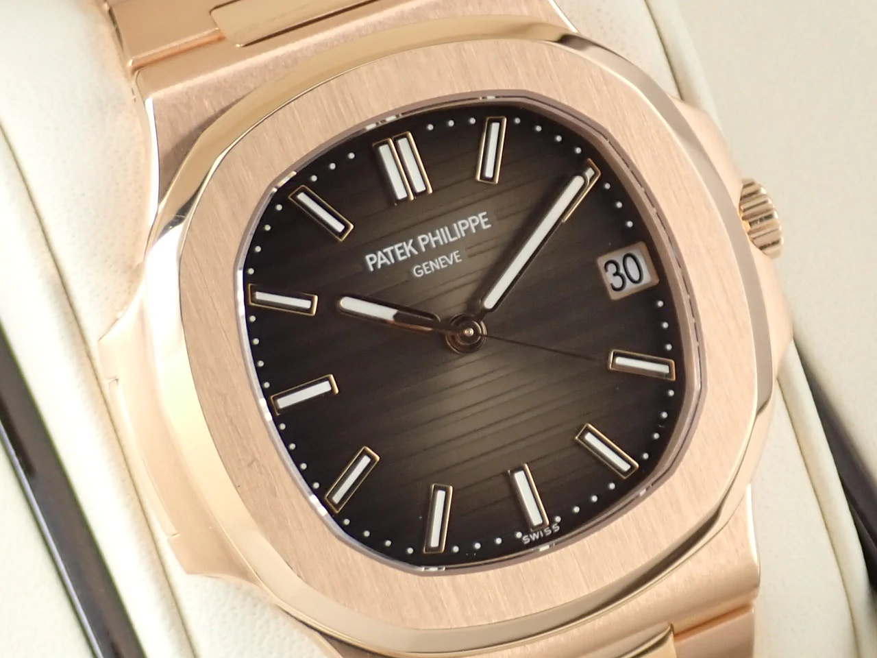 パテックフィリップ ノーチラス Ref.5711/1R-001 ローズゴールド ブラウン・ブラック・グラデーション文字盤 - Image 3