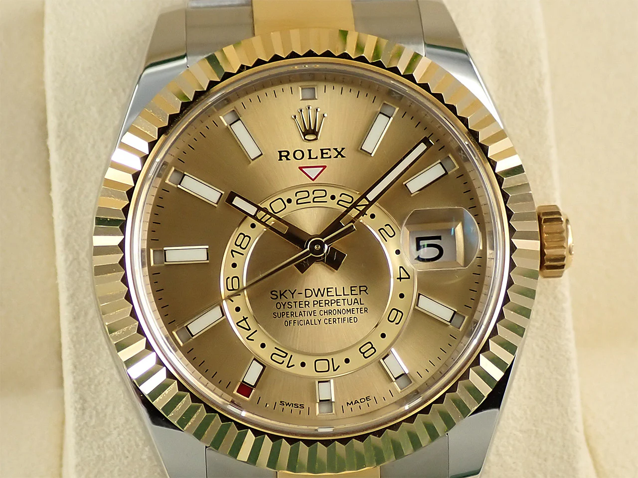 ロレックス スカイドゥエラー Ref.326933 ステンレススチール/イエローゴールド シャンパン文字盤 オイスターブレスレット - Image 3
