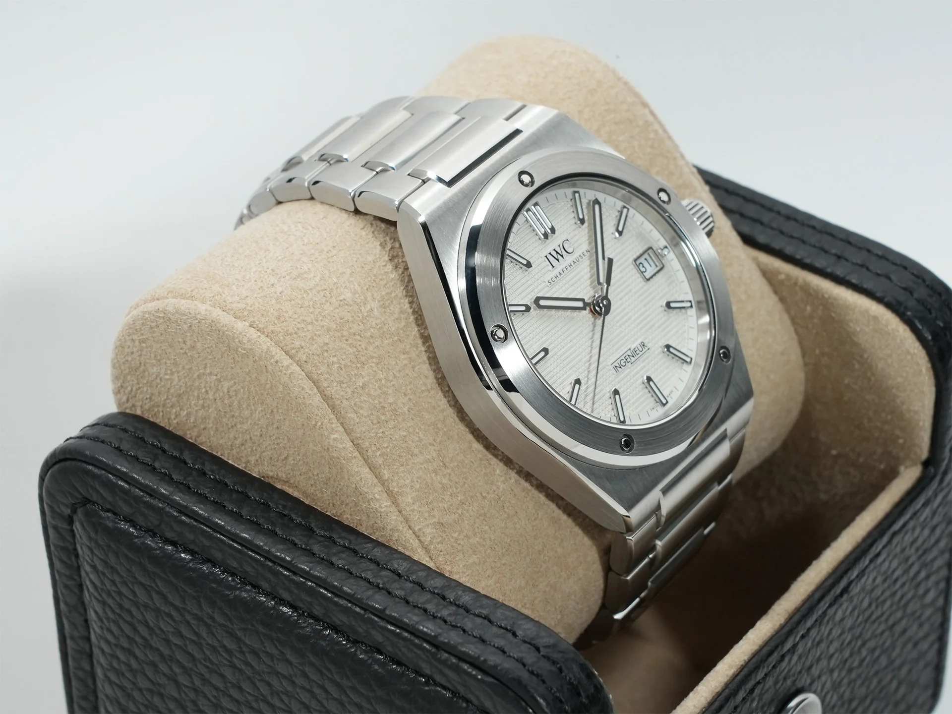 IWC インヂュニア オートマティック 40 Ref.IW328902 ホワイト文字盤 美中古 h99ahmq7 - Image 5