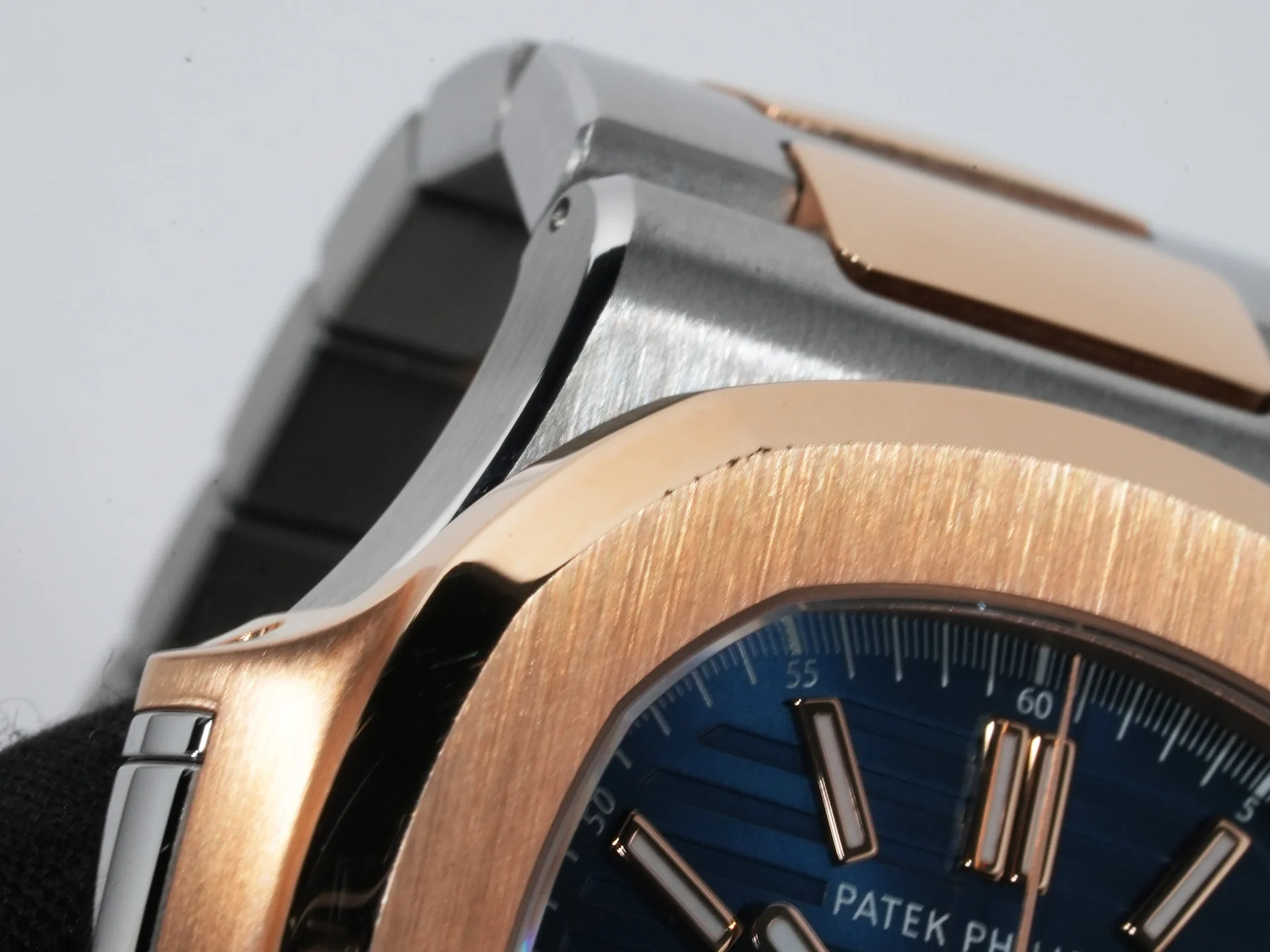 パテックフィリップ ノーチラス クロノグラフ Ref.5980/1AR-001 ステンレススチール/ローズゴールド ブルー文字盤 美中古 i5wfdggn - Image 10