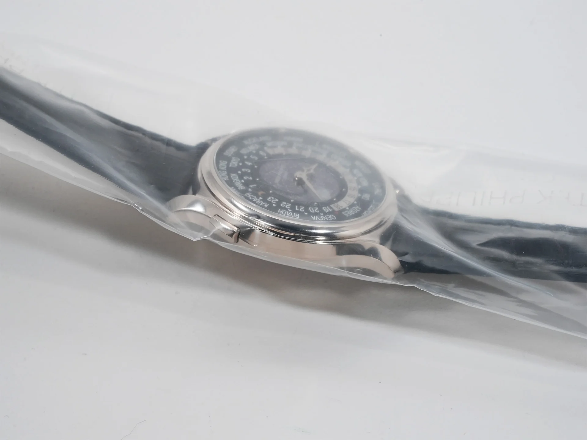 パテックフィリップ コンプリケーション ワールドタイム ムーンフェイズ Ref.5575G-001 ホワイトゴールド ブラック文字盤 - Image 5