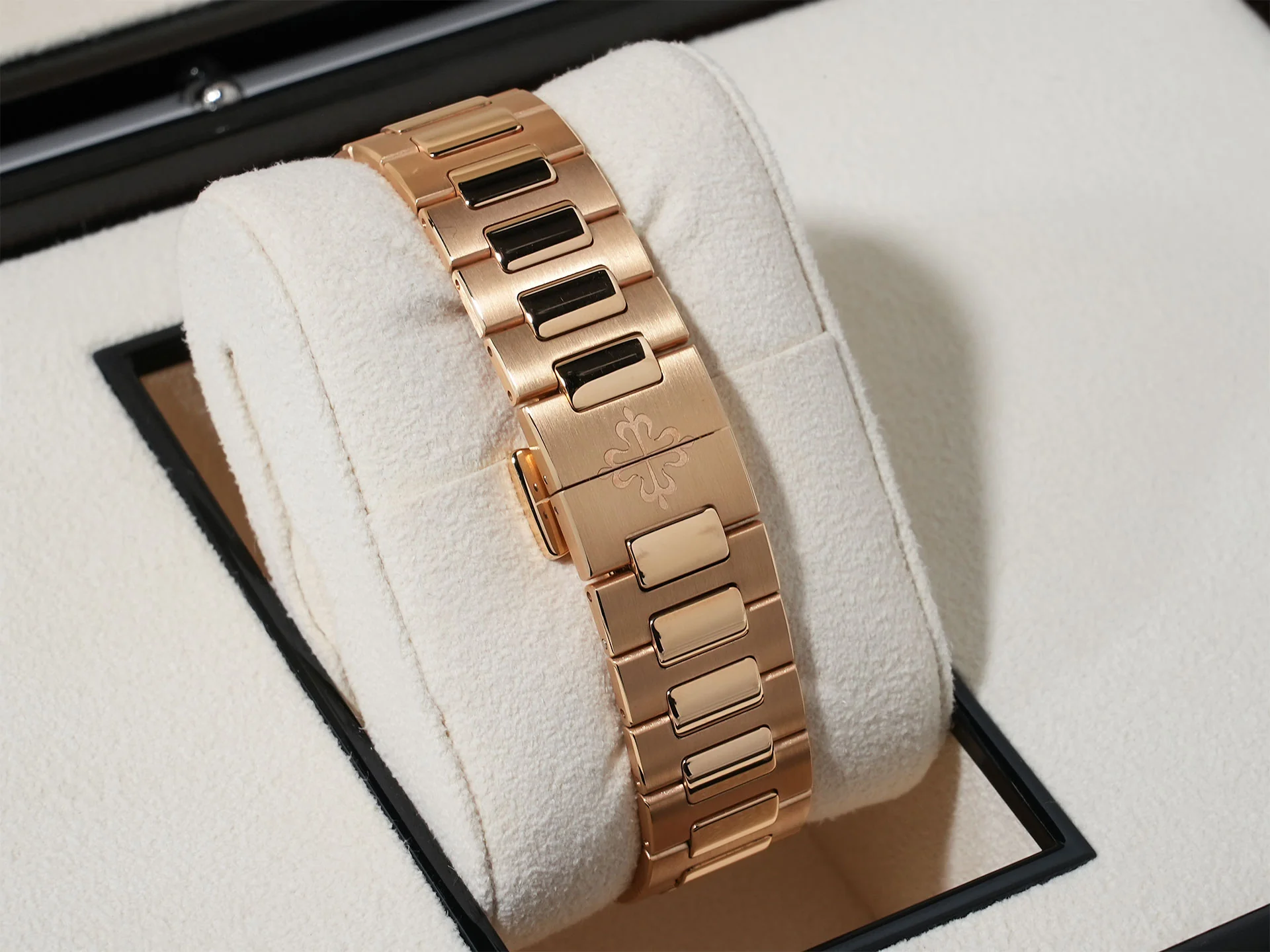 パテックフィリップ ノーチラス Ref.7118/1R-001 ローズゴールド シルバーオパーリン文字盤 美品 ijwu2fa3 - Image 7