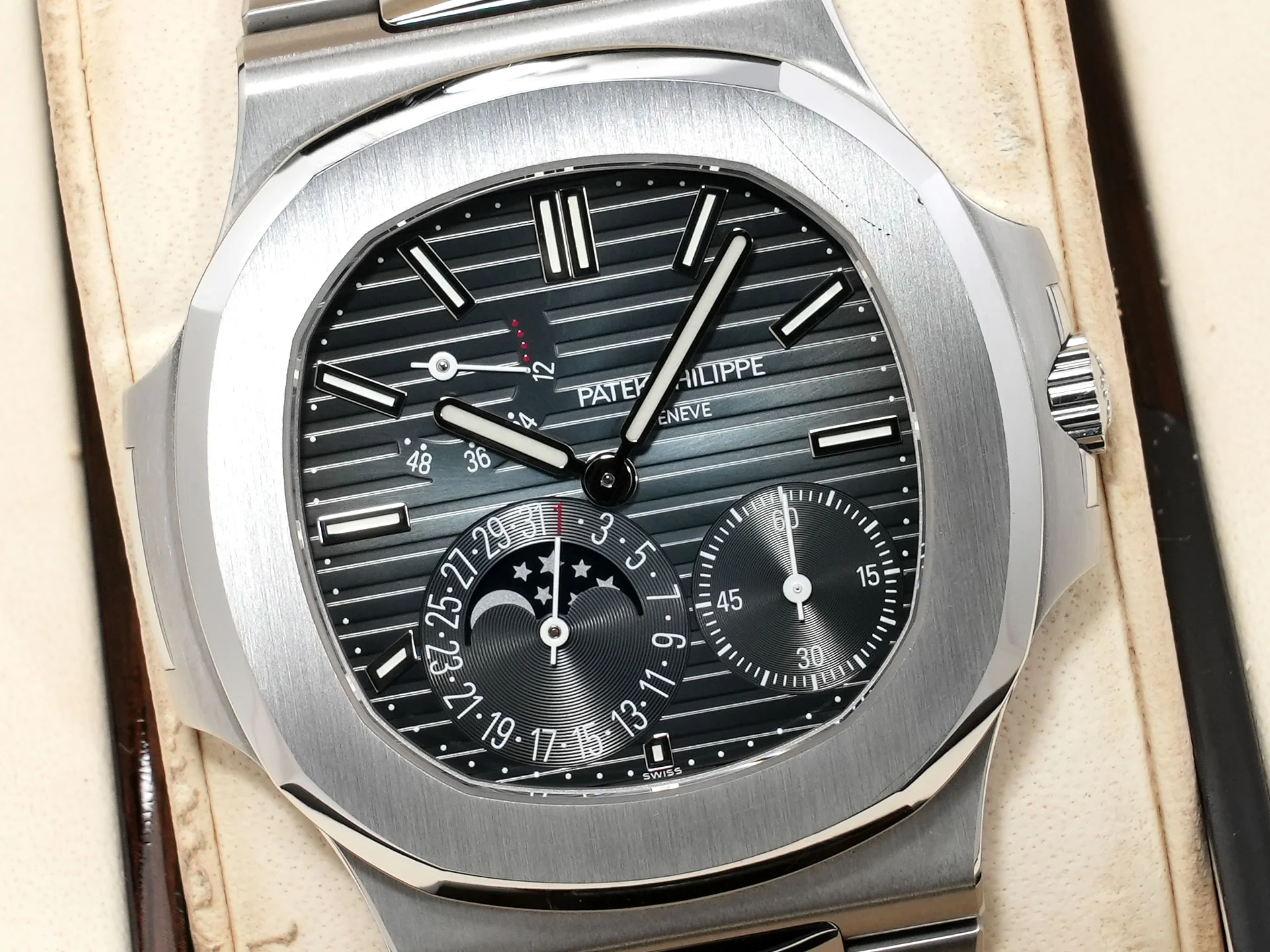 パテックフィリップ ノーチラス プチコンプリケーション Ref.5712/1A-001 ステンレススチール ブルー文字盤 中古 ikma9ten - Image 3