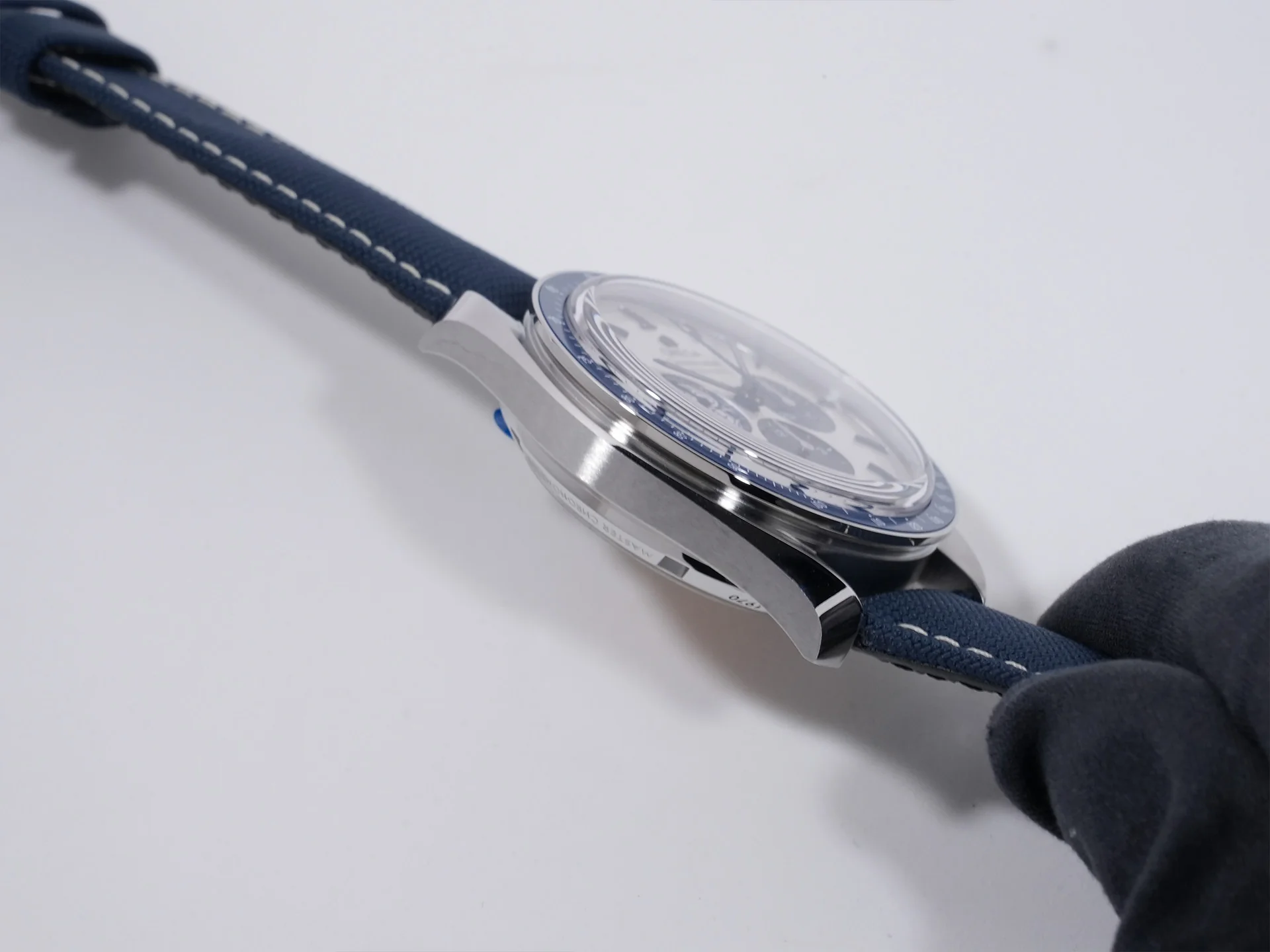 オメガ スピードマスター 記念モデル コーアクシャル マスター クロノメーター クロノグラフ 42MM Ref.310.32.42.50.02.001 ステンレススチール シルバー文字盤 未使用 ipmbmixr - Image 5