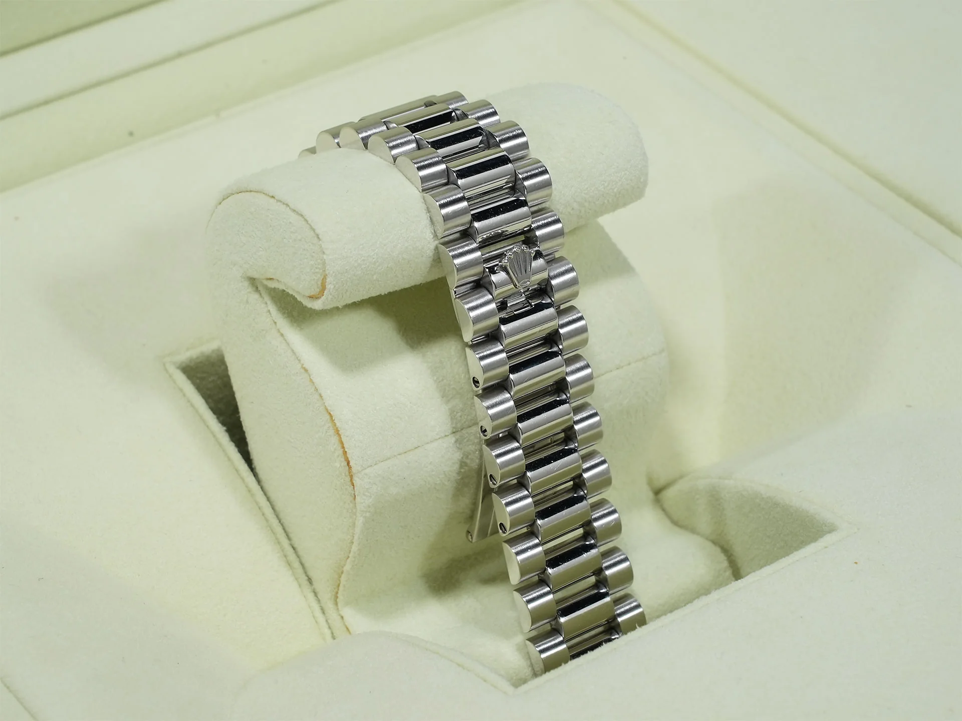 ロレックス デイデイト Ref.118346A プラチナ アイスブルーx10Pダイヤ文字盤 中古 jn7cajvj - Image 7