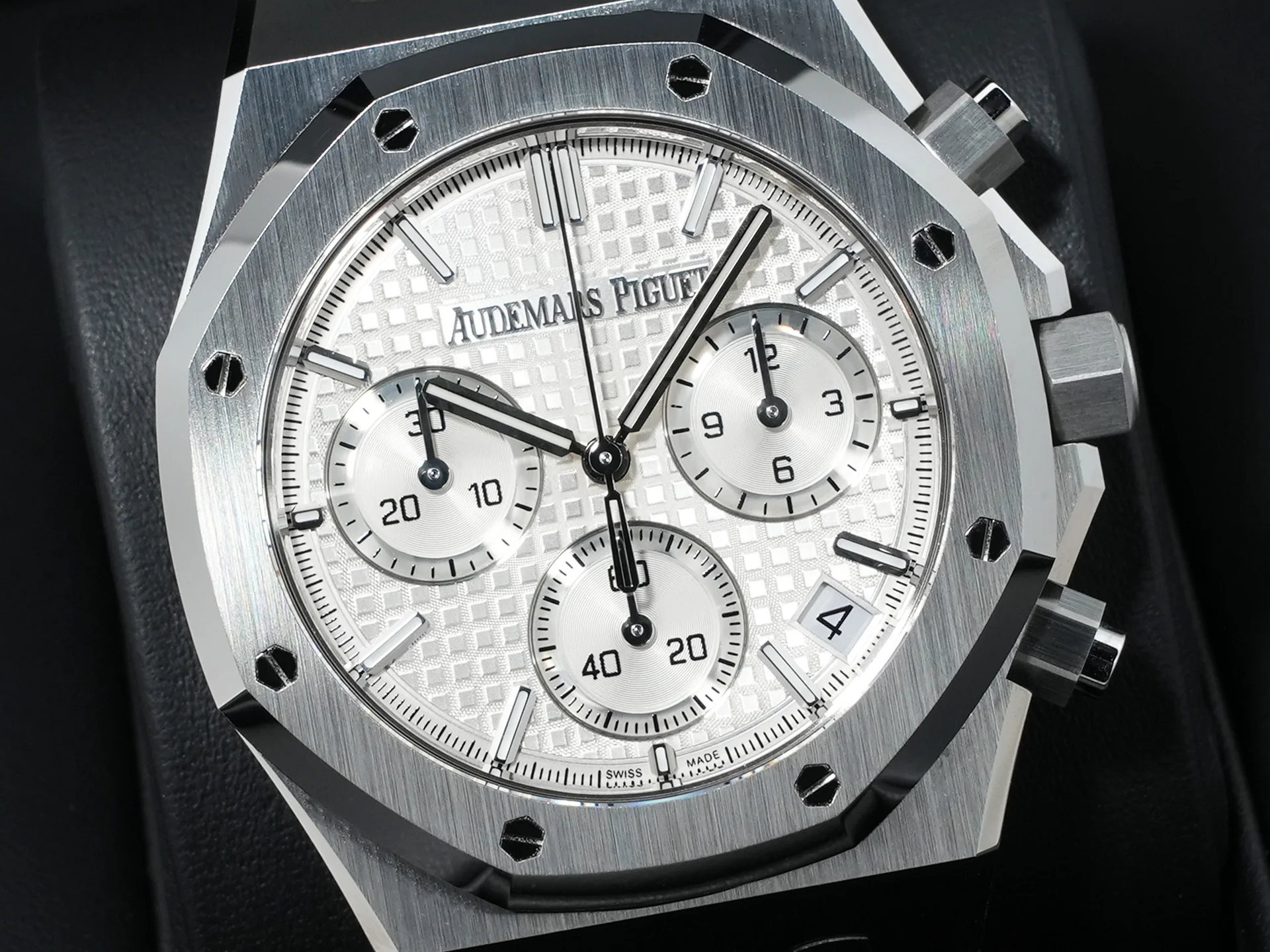 オーデマピゲ ロイヤルオーク クロノグラフ 50周年記念 Ref.26240ST.OO.1320ST.03 ステンレススチール シルバー文字盤 美品 khidbyrv - Image 3