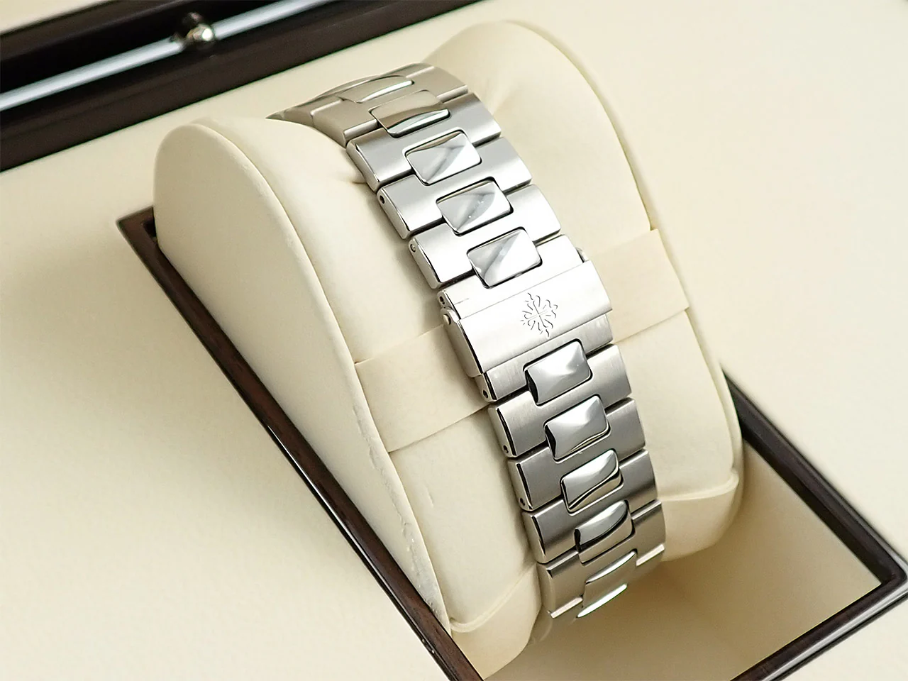 パテックフィリップ ノーチラス Ref.5711/1A-011 ステンレススチール ホワイト文字盤 - Image 7