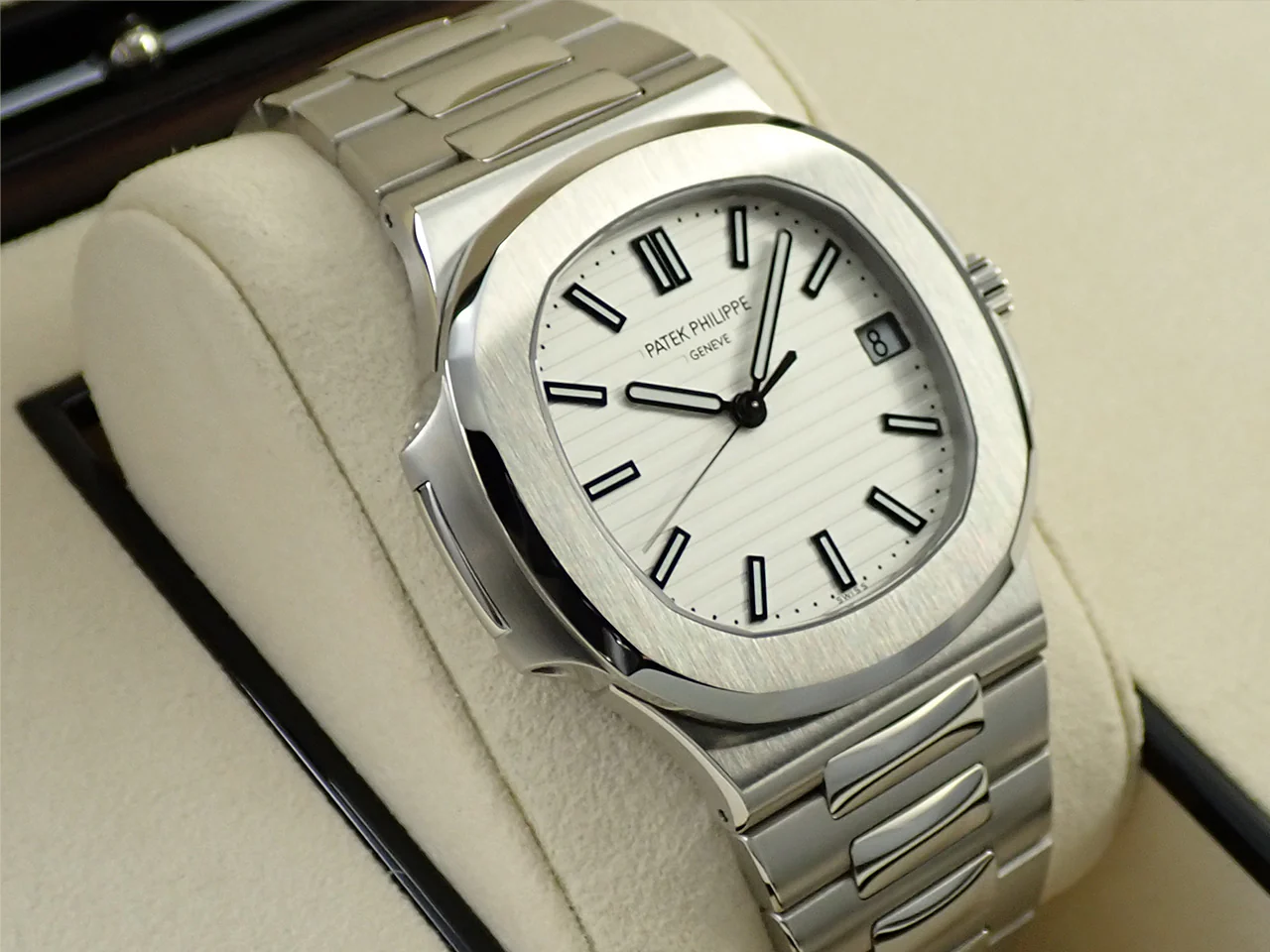 パテックフィリップ ノーチラス Ref.5711/1A-011 ステンレススチール ホワイト文字盤 - Image 5