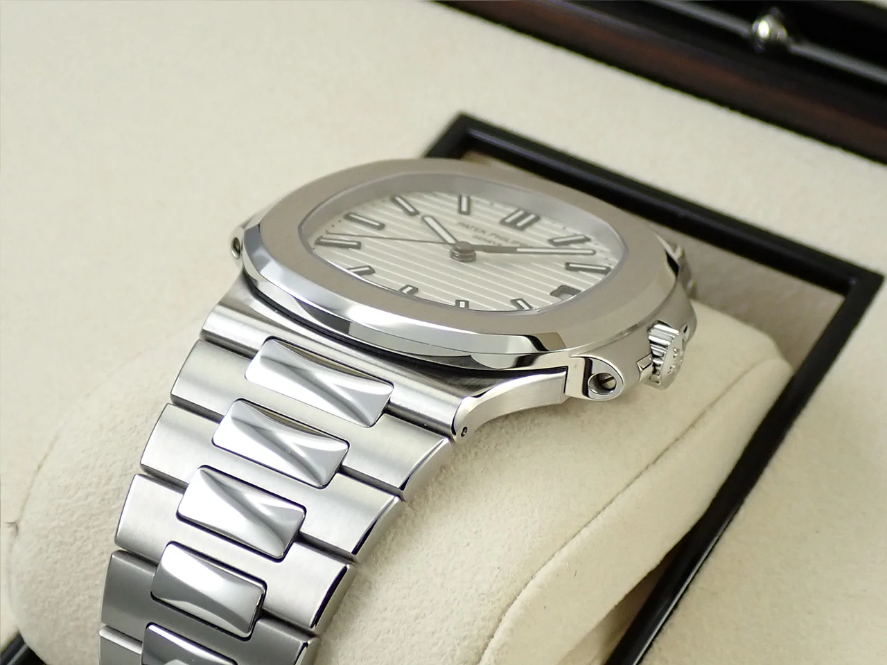 パテックフィリップ ノーチラス Ref.5711/1A-011 ステンレススチール ホワイト文字盤 - Image 6