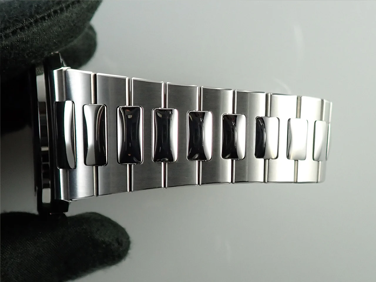 パテックフィリップ ノーチラス Ref.5711/1A-011 ステンレススチール ホワイト文字盤 - Image 9