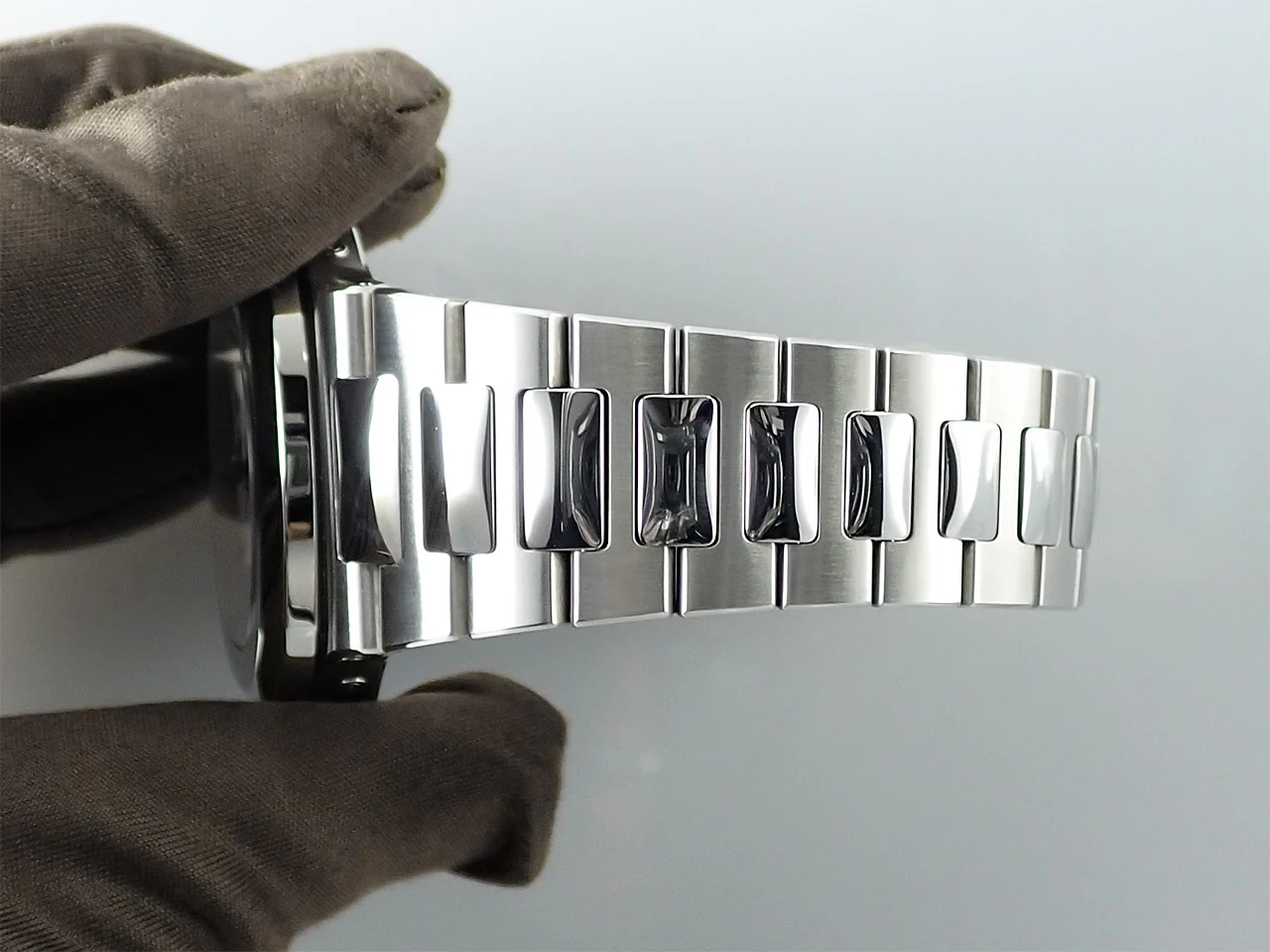 パテックフィリップ ノーチラス アニュアルカレンダー TIFFANY&CO. Ref.5726/1A-010 ステンレススチール ホワイト文字盤 - Image 9