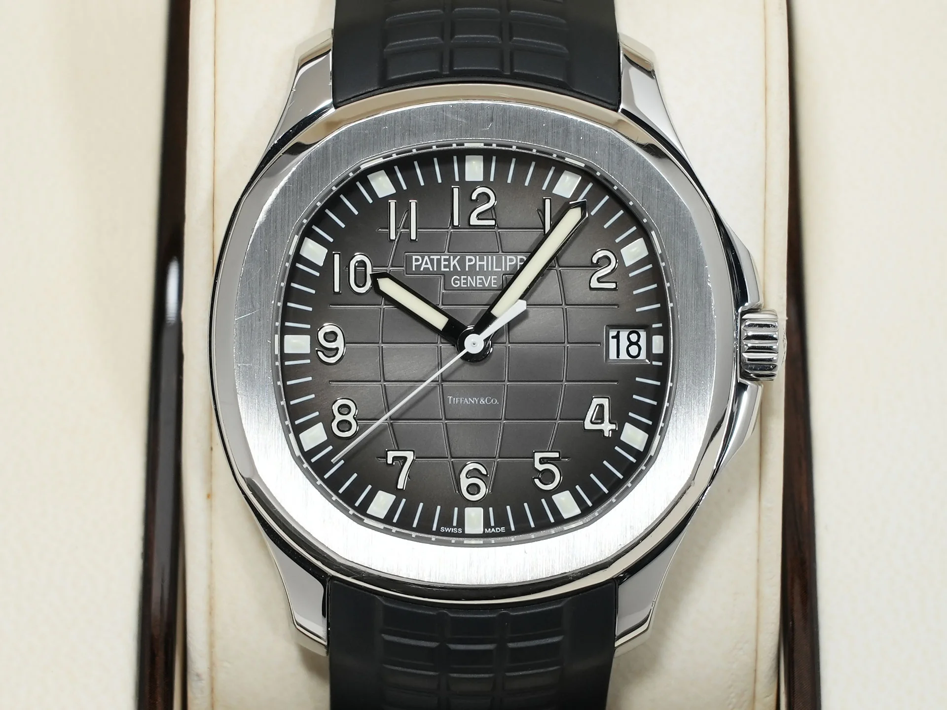 パテックフィリップ アクアノート TIFFANY&CO. Ref.5167A-001 ステンレススチール ブラック文字盤 中古 m4j64sq3 - Image 2