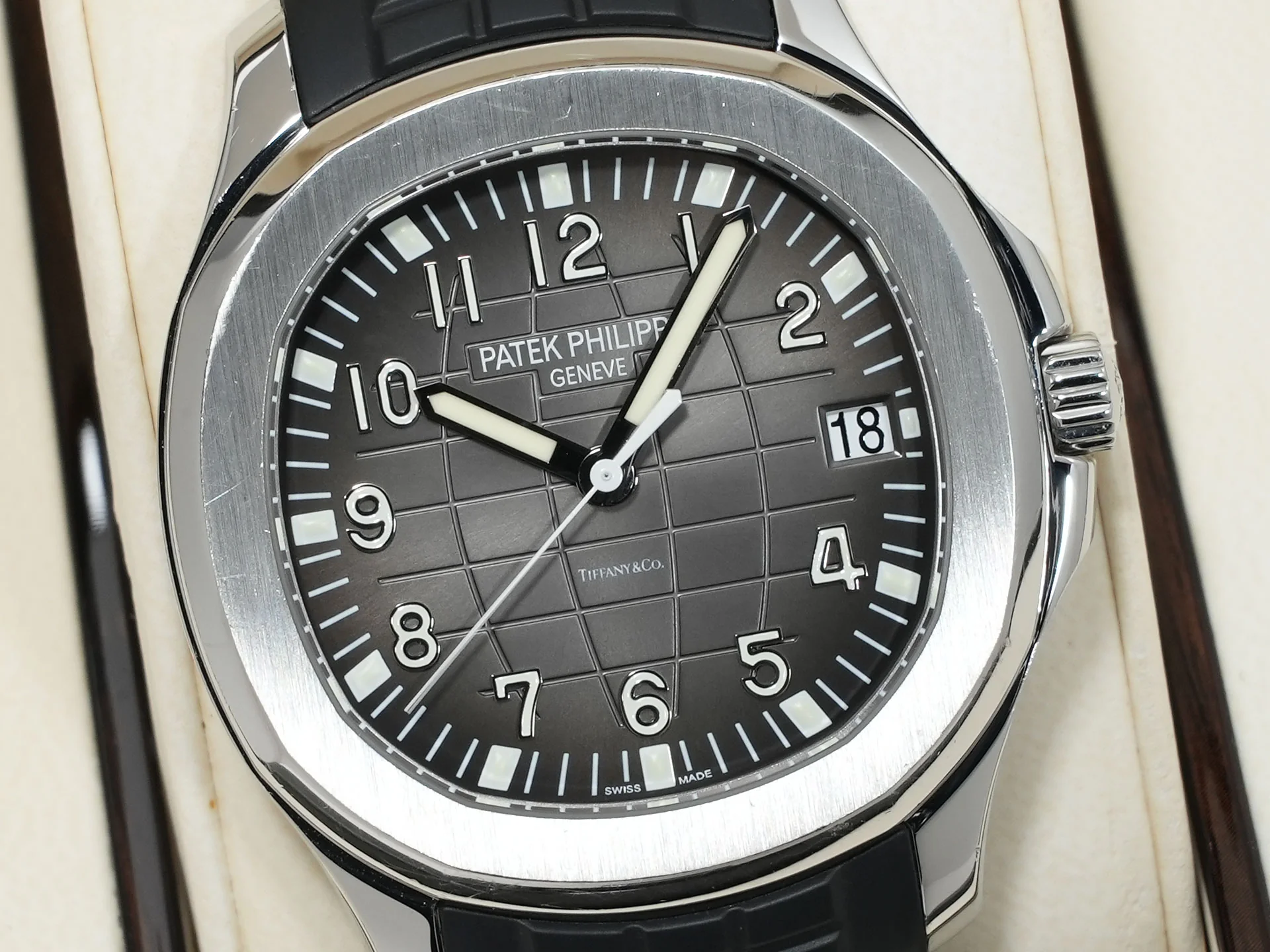 パテックフィリップ アクアノート TIFFANY&CO. Ref.5167A-001 ステンレススチール ブラック文字盤 中古 m4j64sq3 - Image 3