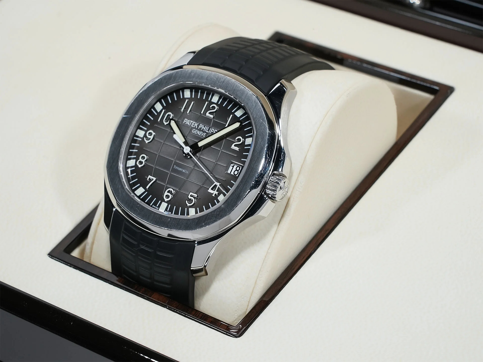 パテックフィリップ アクアノート TIFFANY&CO. Ref.5167A-001 ステンレススチール ブラック文字盤 中古 m4j64sq3 - Image 4