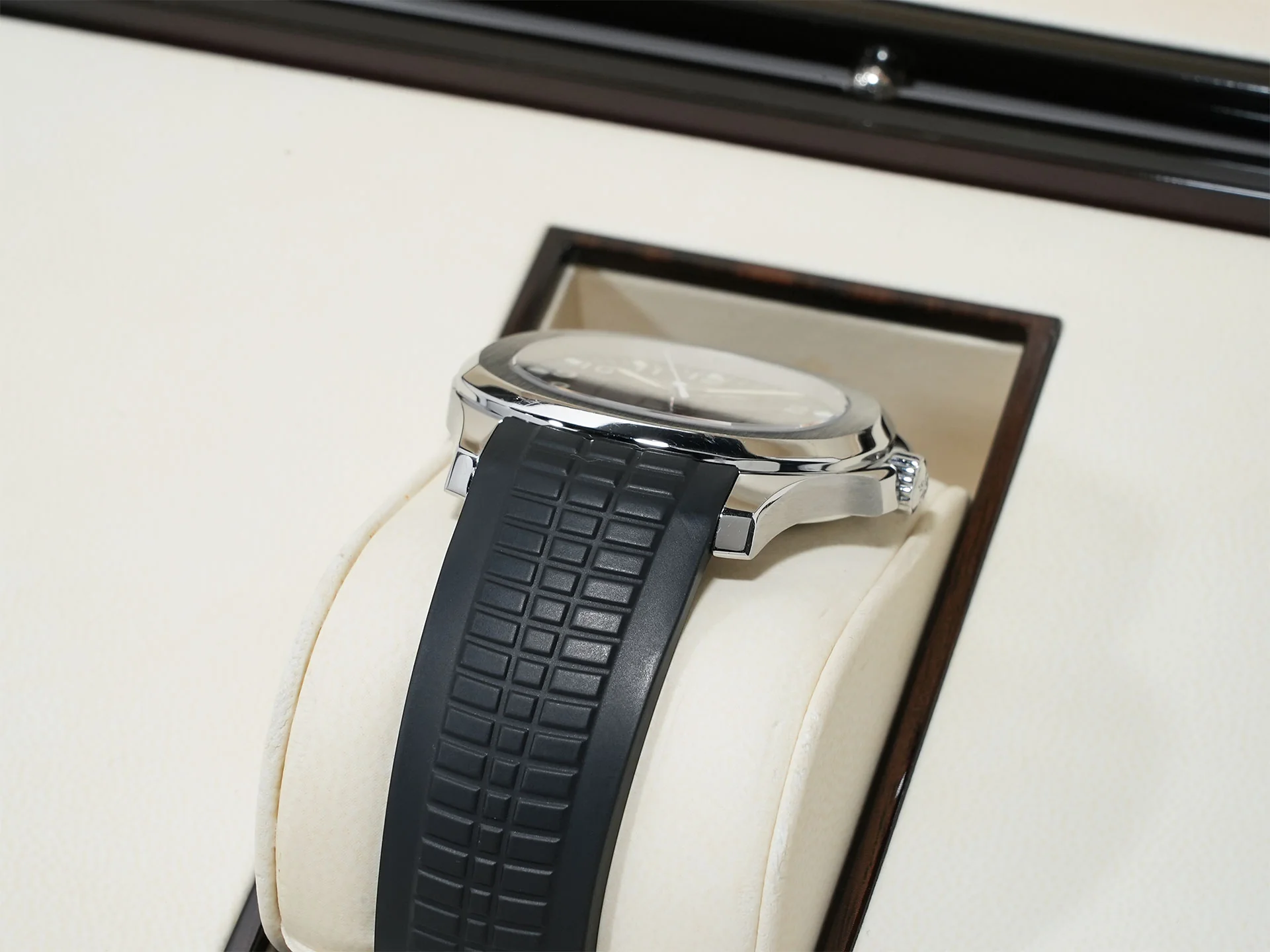 パテックフィリップ アクアノート TIFFANY&CO. Ref.5167A-001 ステンレススチール ブラック文字盤 中古 m4j64sq3 - Image 6
