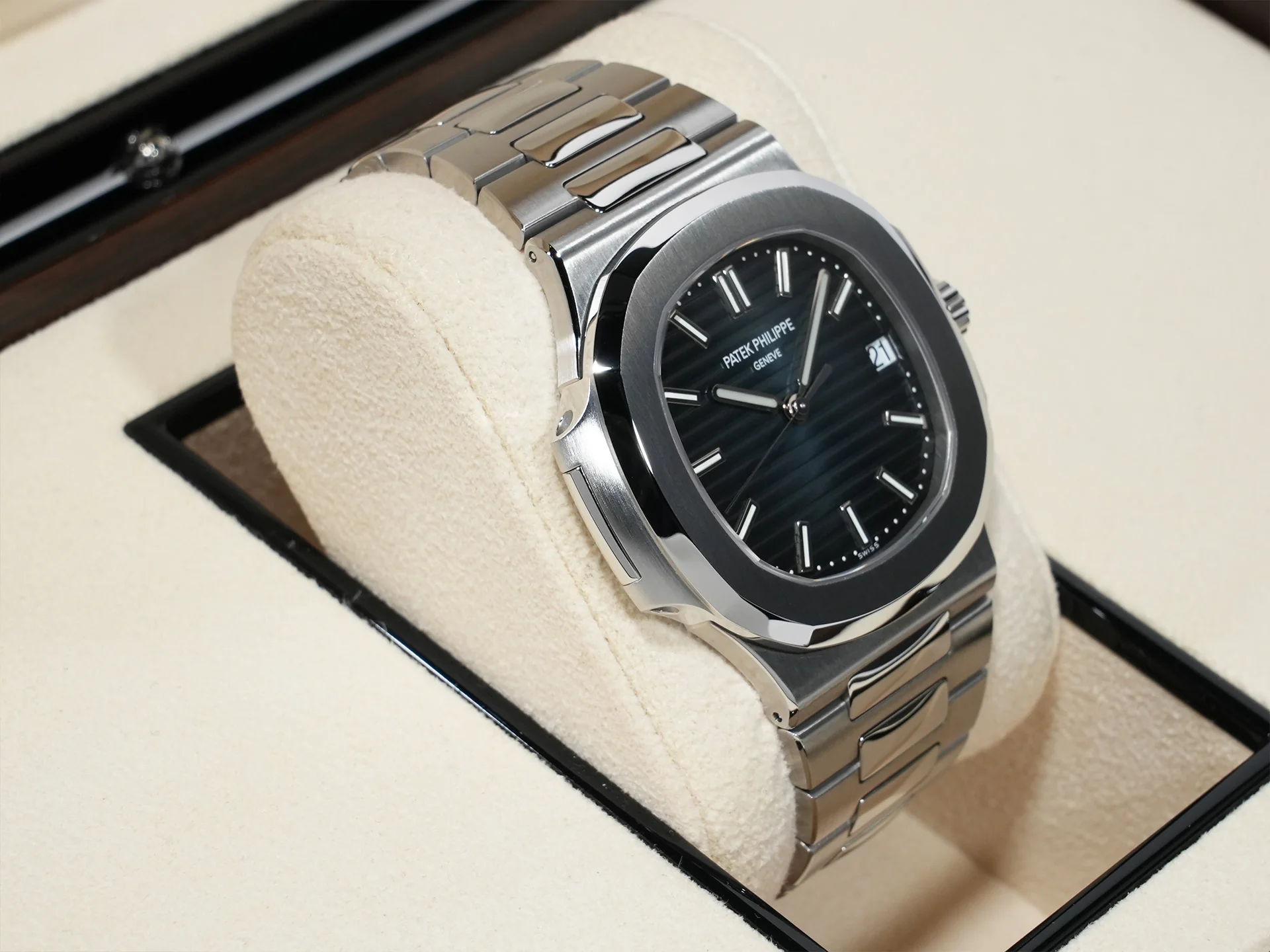 パテックフィリップ ノーチラス Ref.5711/1A-010 ステンレススチール ブルー文字盤 美品 pjpkjtpa - Image 5
