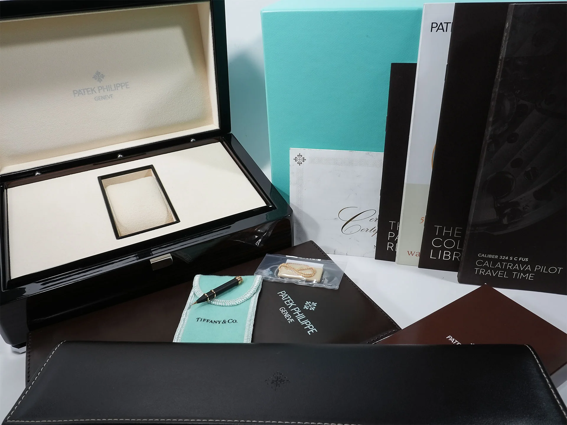 パテックフィリップ カラトラバ パイロット トラベルタイム TIFFANY&CO. Ref.5524R-001 ローズゴールド ブラウン・ソレイユ文字盤 中古 pkijrx5a - Image 12