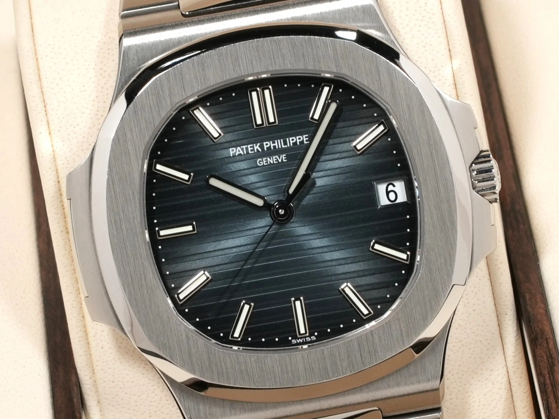 パテックフィリップ ノーチラス Ref.5711/1A-010 ステンレススチール ブルー文字盤 - Image 3