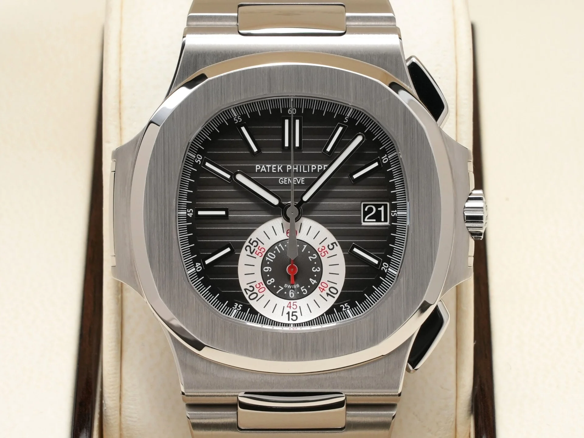 パテックフィリップ ノーチラス クロノグラフ Ref.5980/1A-014 ステンレススチール ブラック文字盤 - Image 2