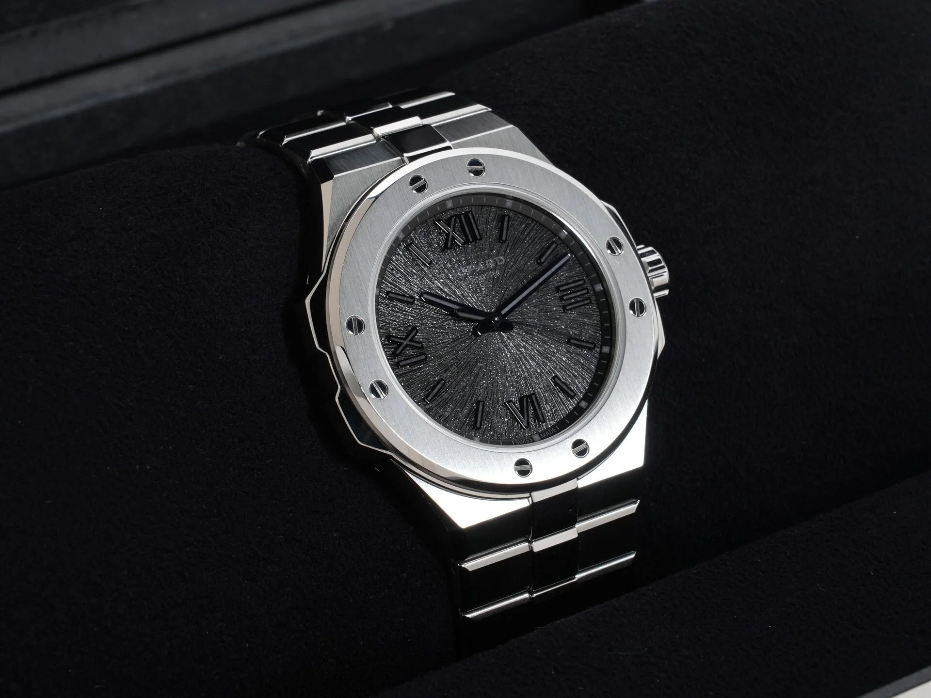 ショパール アルパイン イーグル 41 SHIKKOKU Ref.298600-3021 LUCENT STEEL ブラック文字盤 美中古 qenewgts - Image 5