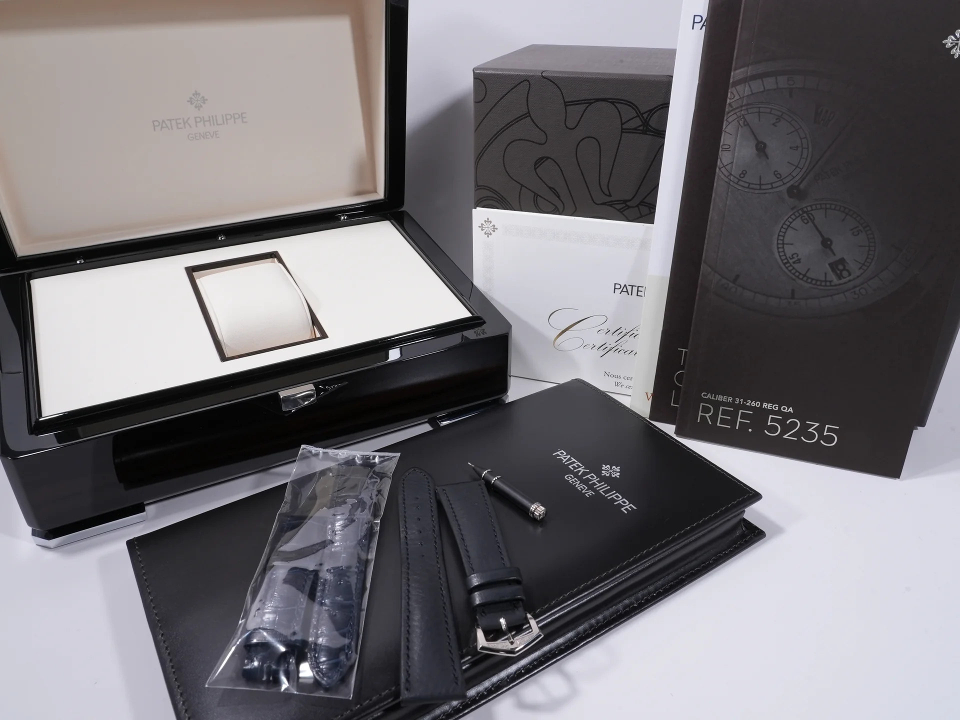 パテックフィリップ アニュアルカレンダー レギュレーター Ref.5235G-001 ホワイトゴールド シルバー文字盤 中古 qp9ftapq - Image 13
