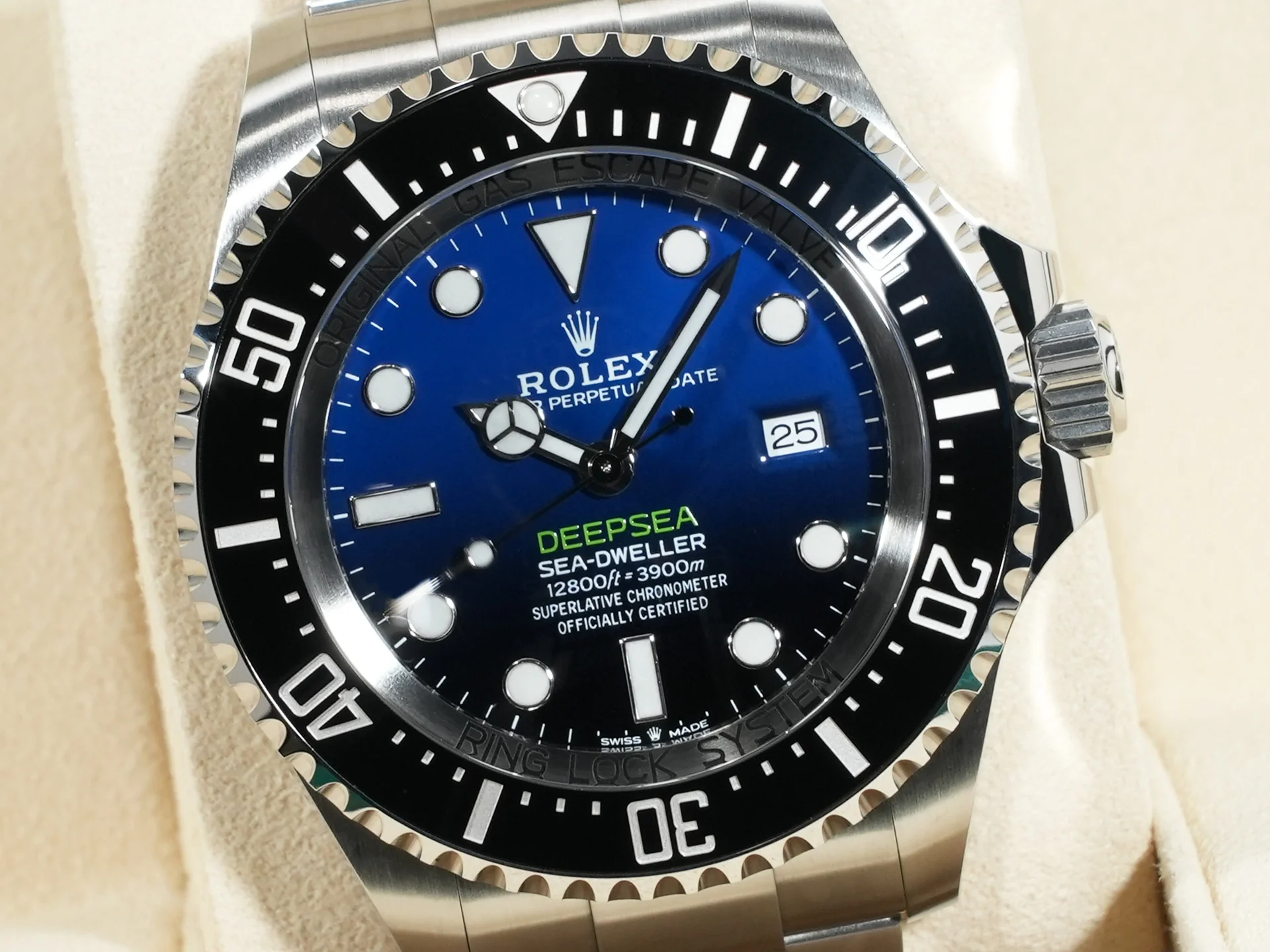 ロレックス シードゥエラー ディープシー Ref.126660 ステンレススチール D-BLUE文字盤 - Image 3